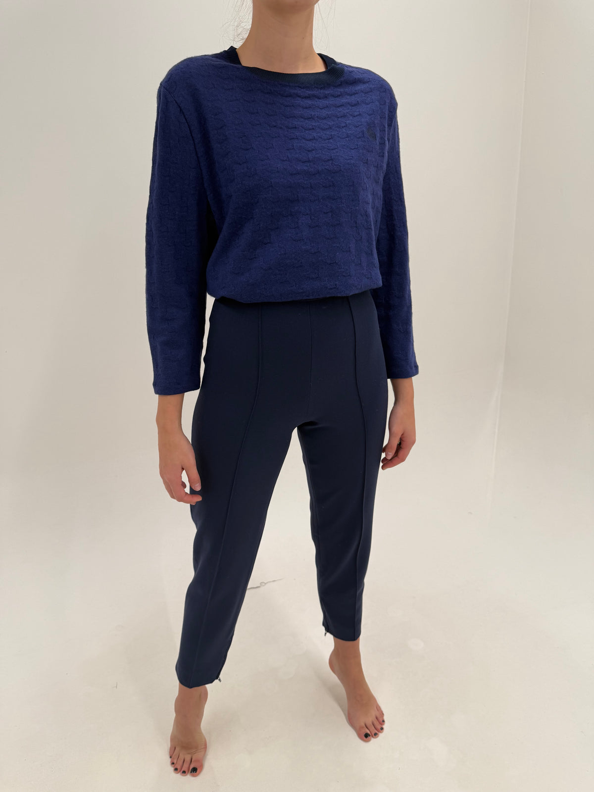 Pantaloni țigaretă luxury Les Copains cu talie extrem de înaltă și solduri generoase din lana extrafina confort