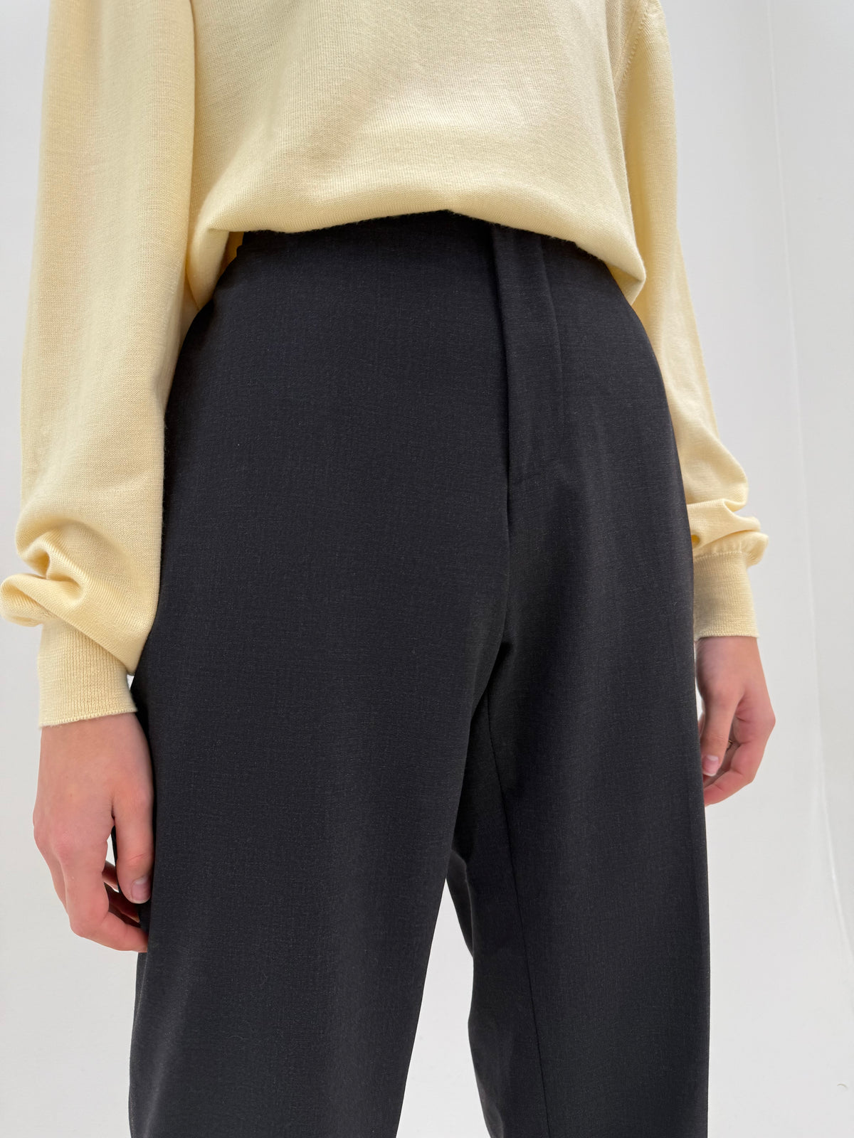 Costum Hugo Boss negru din lana extrafina confort