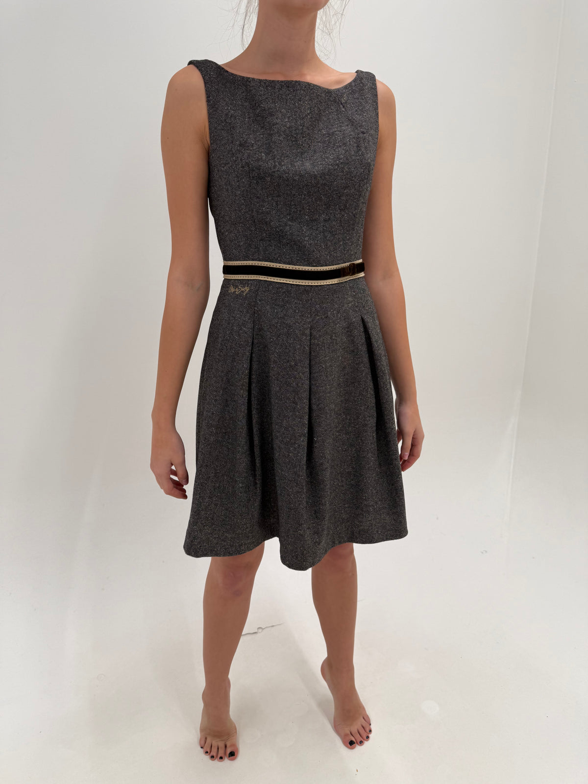 Rochie de brand premium vintage anii 2000 în croi reinterpretat de ani 50 din lana extrafina sare și piper