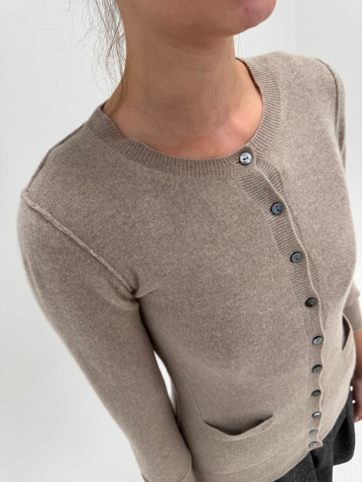 Cardigan din cașmir excepțional cu fir lung petite dark nude
