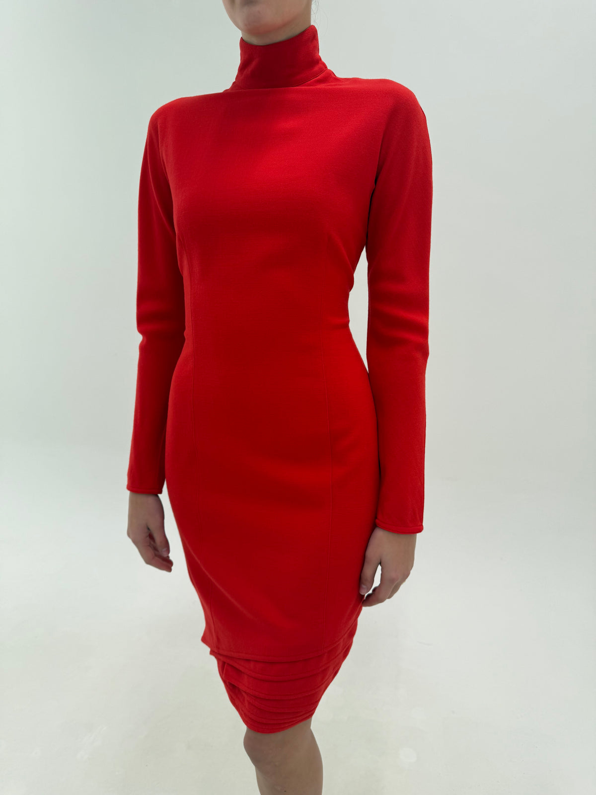 Rochie Gianni Versace Vintage anii 90 din lână pură cu Sculptural Asymmetric Hem