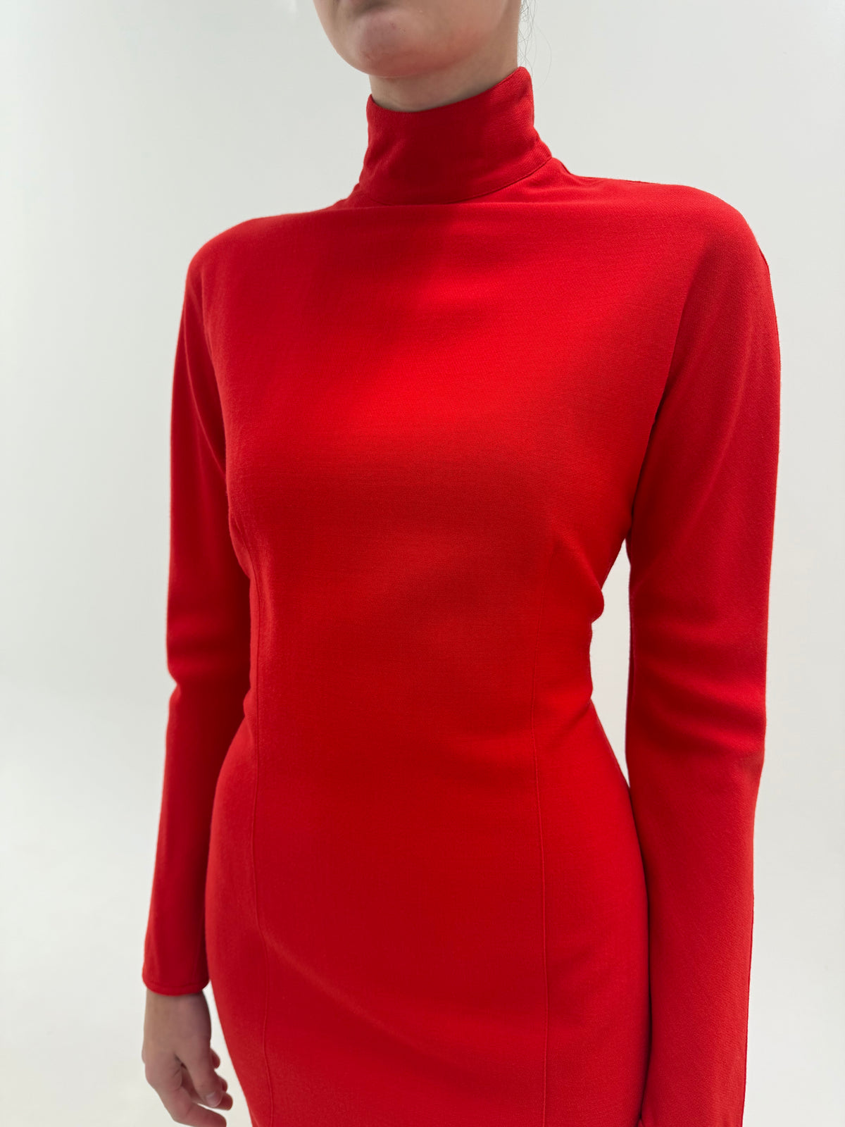 Rochie Gianni Versace Vintage anii 90 din lână pură cu Sculptural Asymmetric Hem