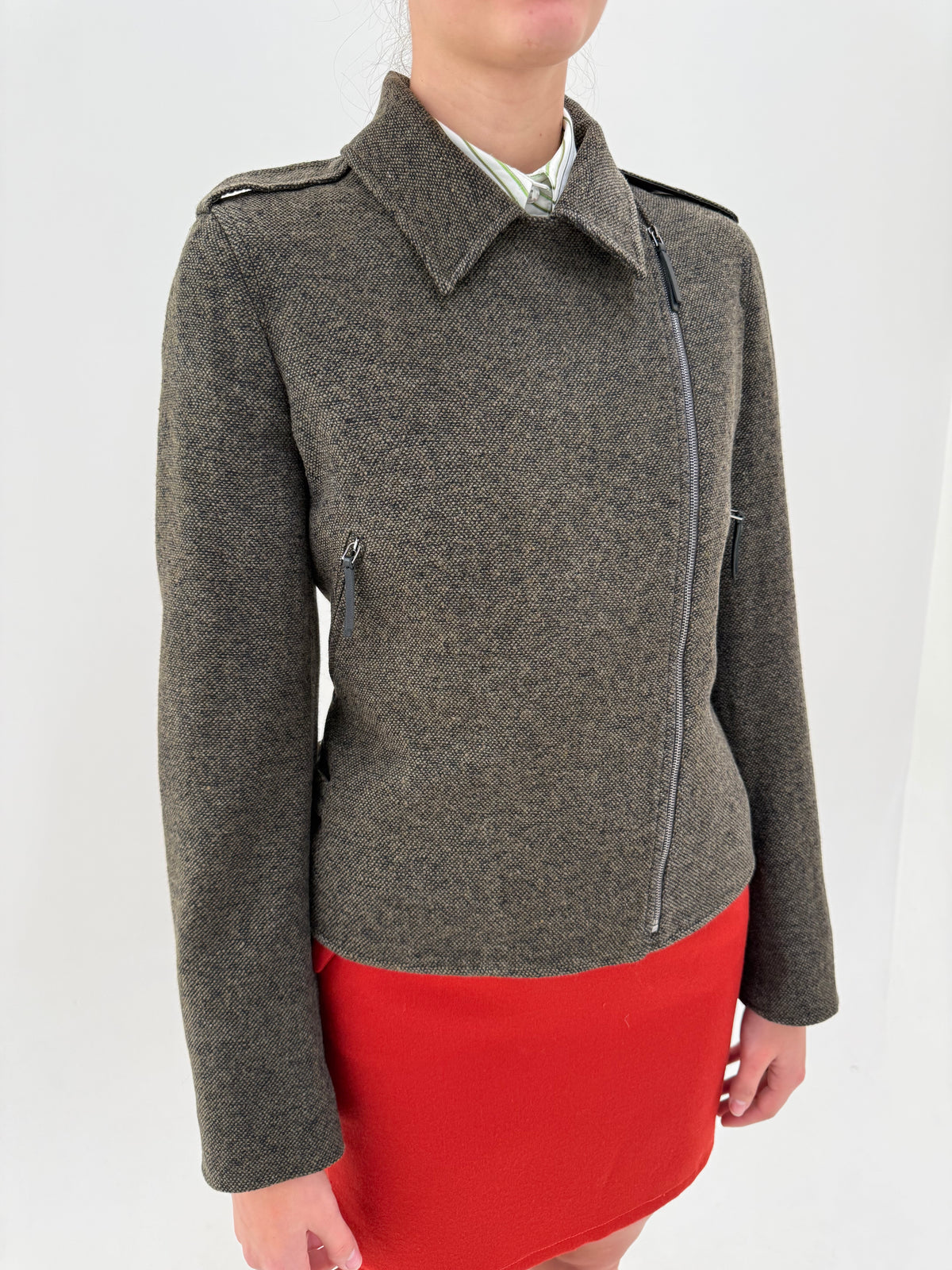 Jacheta Max Mara în stil biker din tweed Donegal de lana și mătase naturală camel și negru