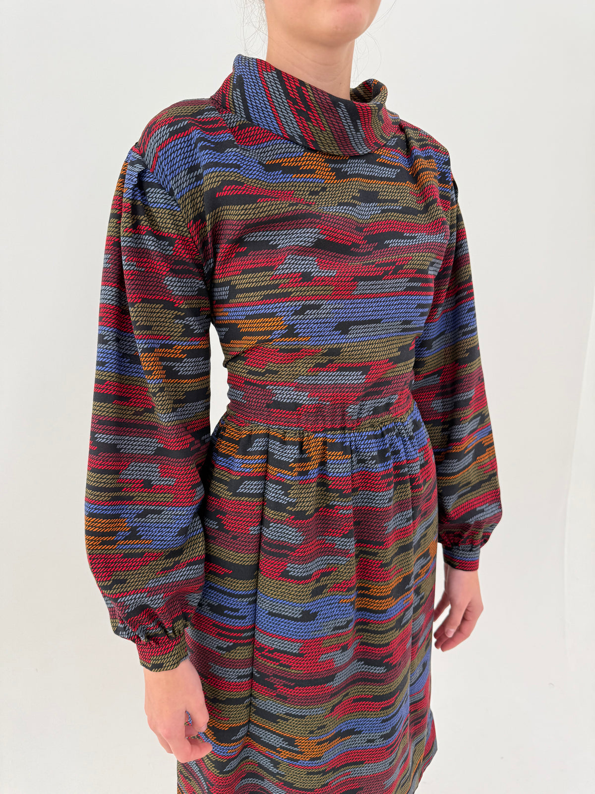 Rochie vintage din lana extrafina cu mâneci ample și talie marcată ultra înaltă