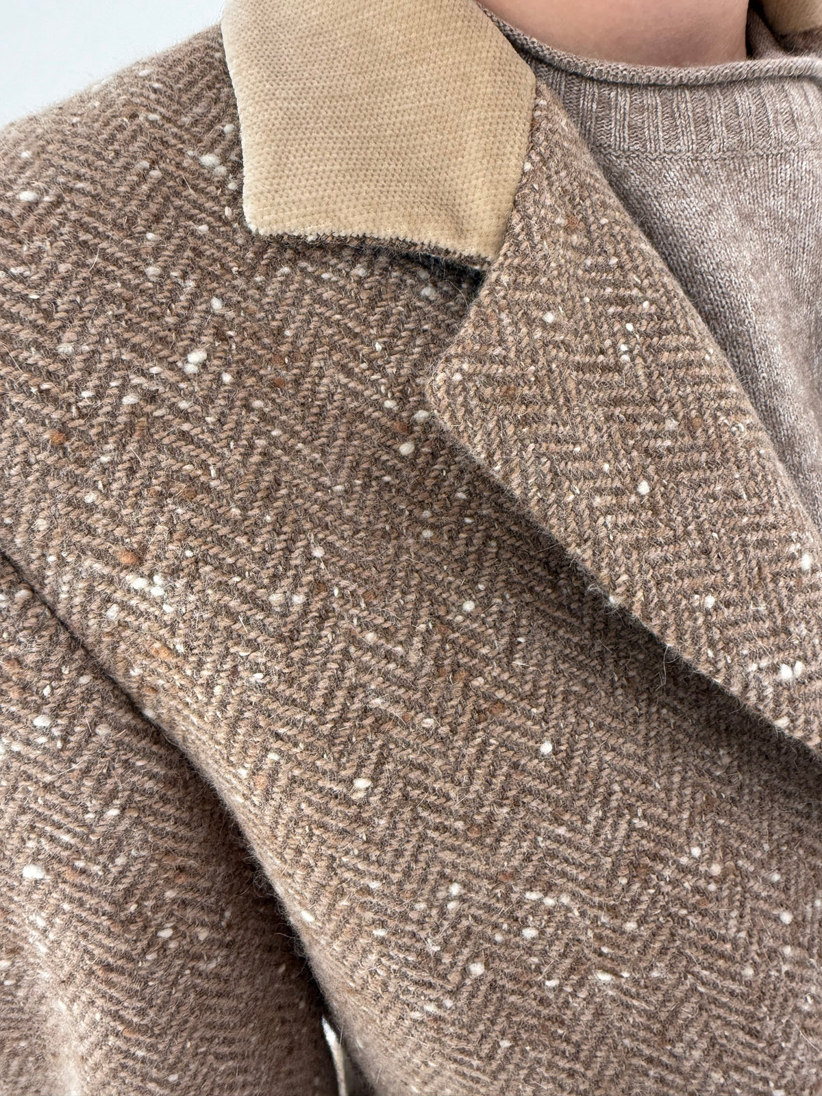 Sacou din tweed gros Chevron light taupe de Lana excepțională tall