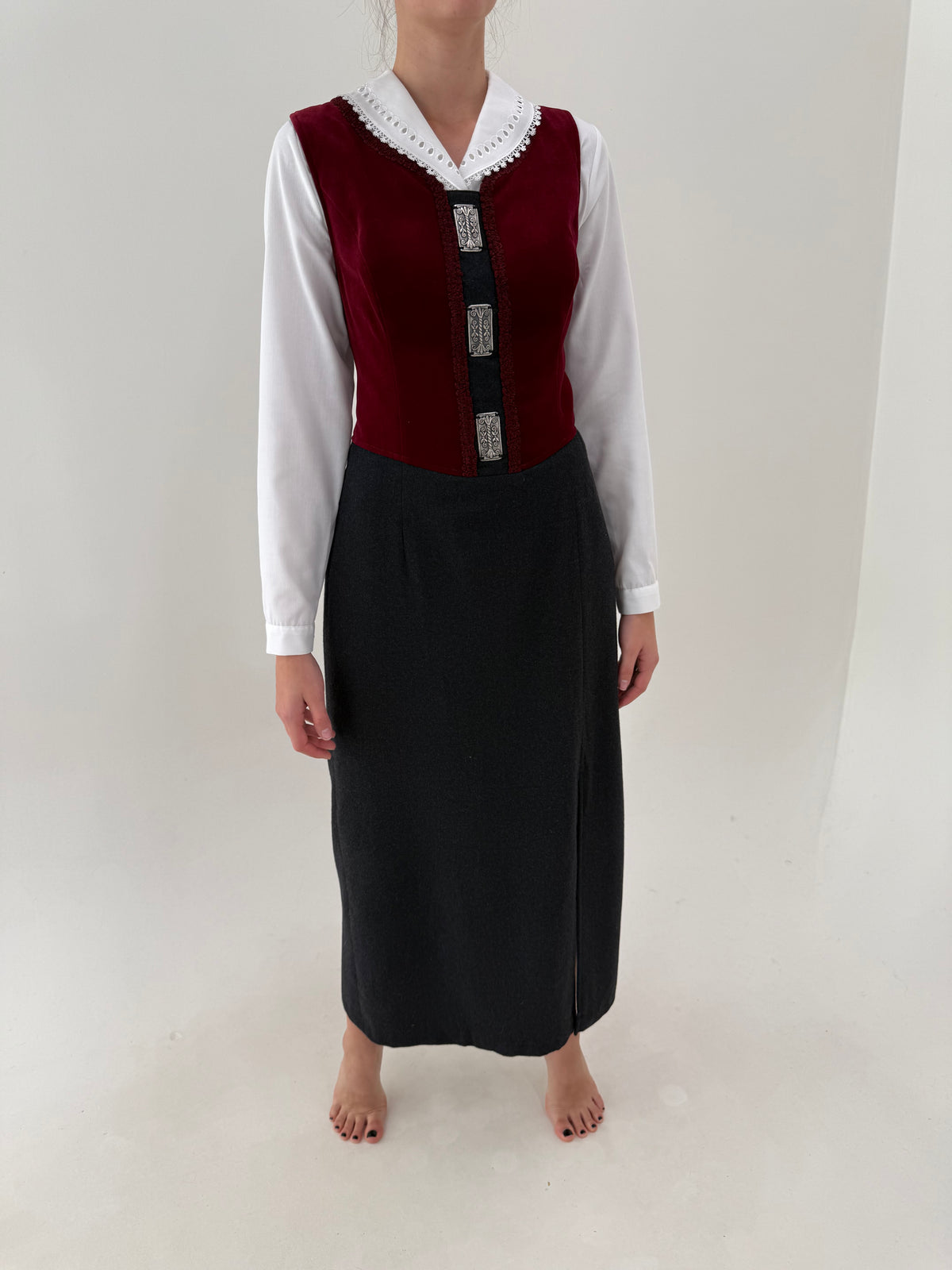 Rochie maxi din lana extrafina și corsaj din catifea burgundy
