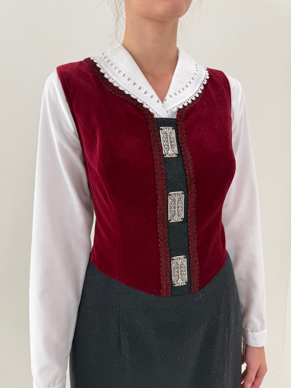 Camsa vintage cu broderie anglaise din twill gros de bumbac premium