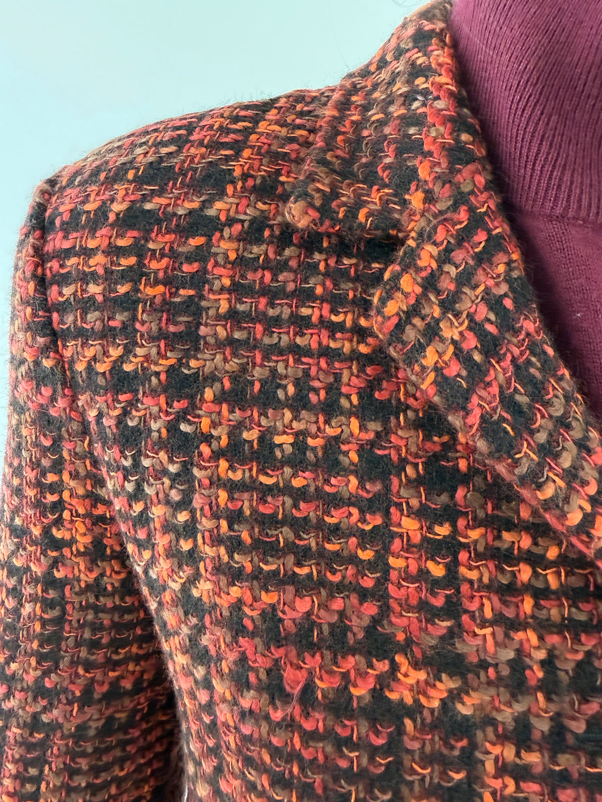 Sacou cambrat din tweed în stil Chanel gros în culori superbe din mix de lana extrafina