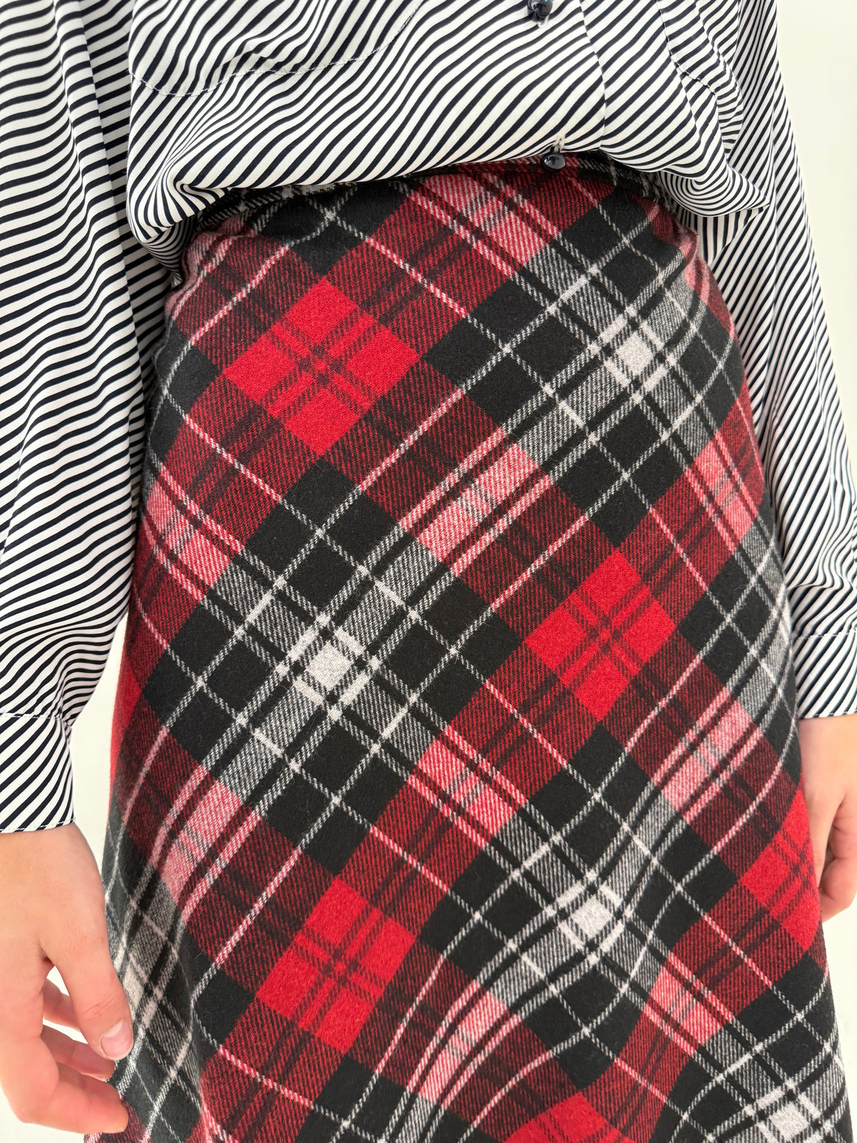 Fustă din tartan de lana în combinație clasică de culori și bie