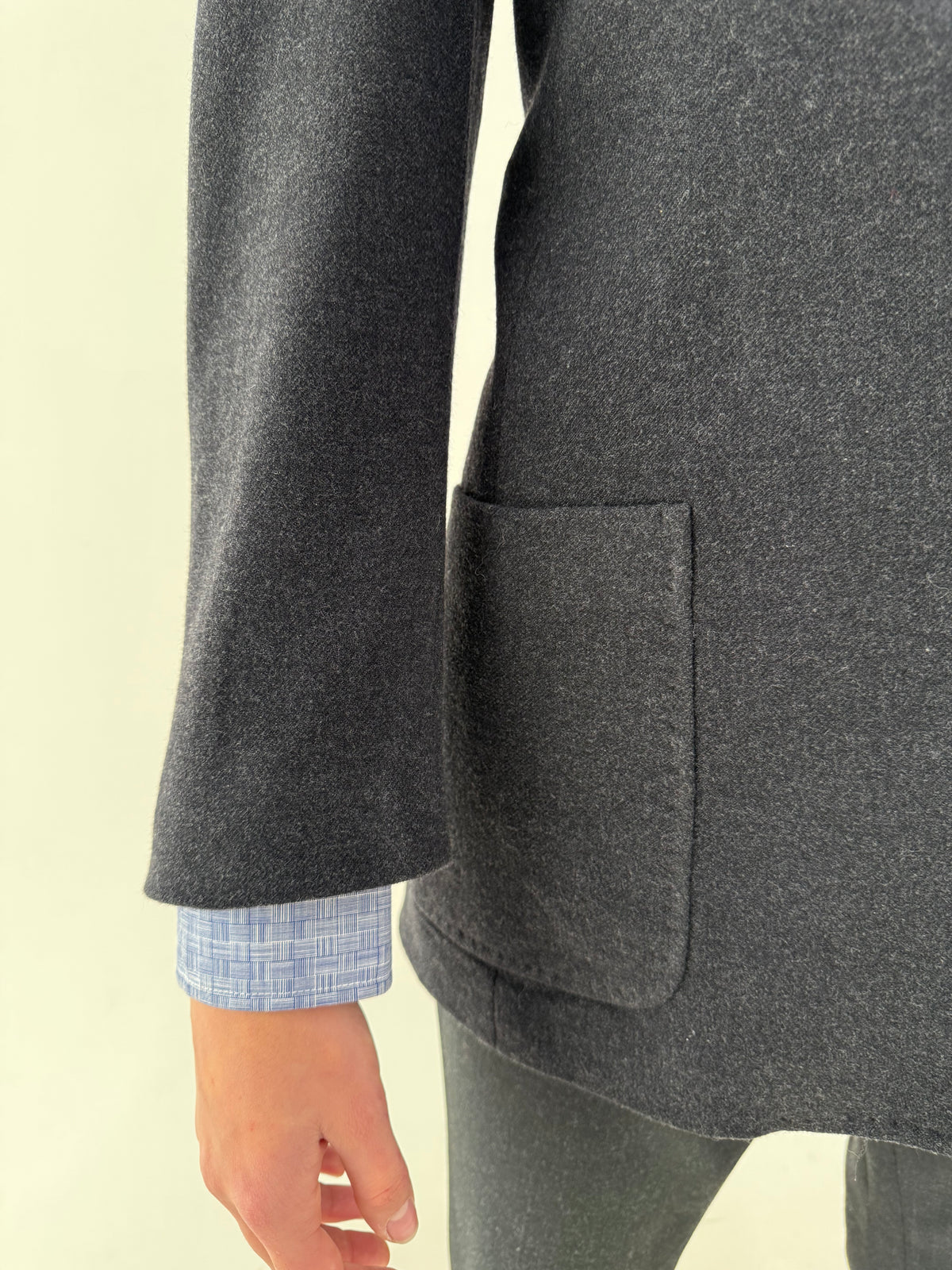 Sacou Max Mara din stofă groasă de lana melanj charcoal gray în croi lung cu buzunare aplicate
