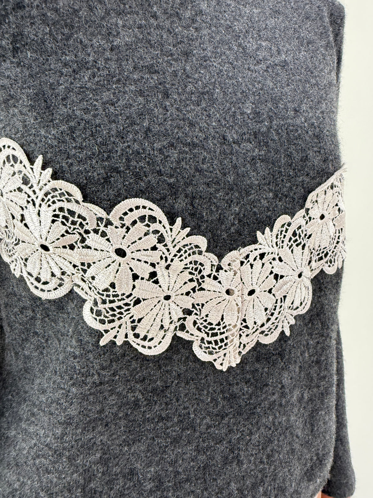 Pulover Max&Co din lana plină extrafina cu dantelă macrame
