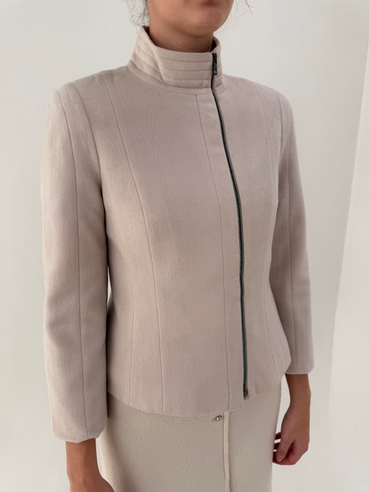 Jacheta Marc Cain rose white din lana plină extrafina în croi specific brandului business chic