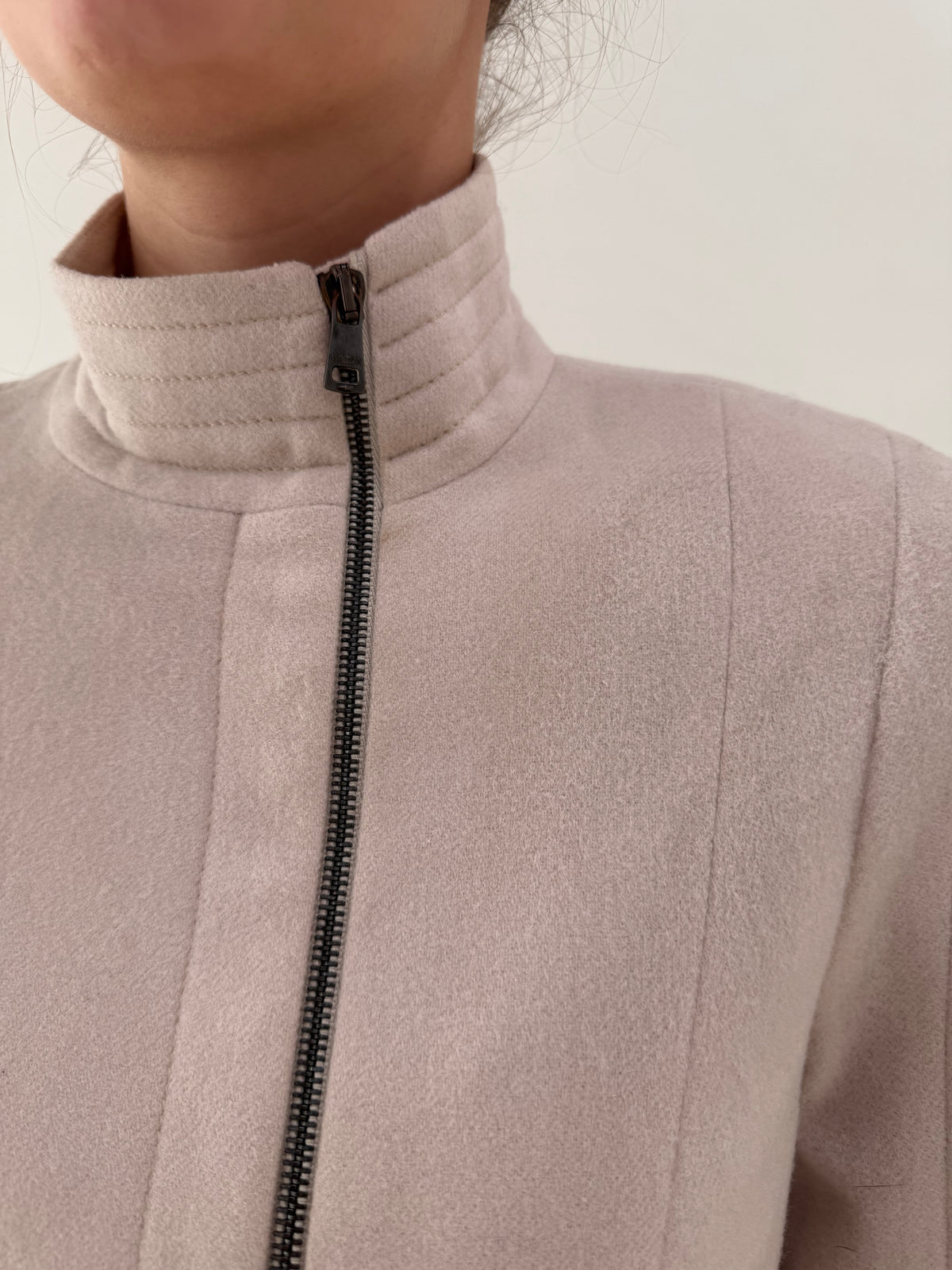 Jacheta Marc Cain rose white din lana plină extrafina în croi specific brandului business chic