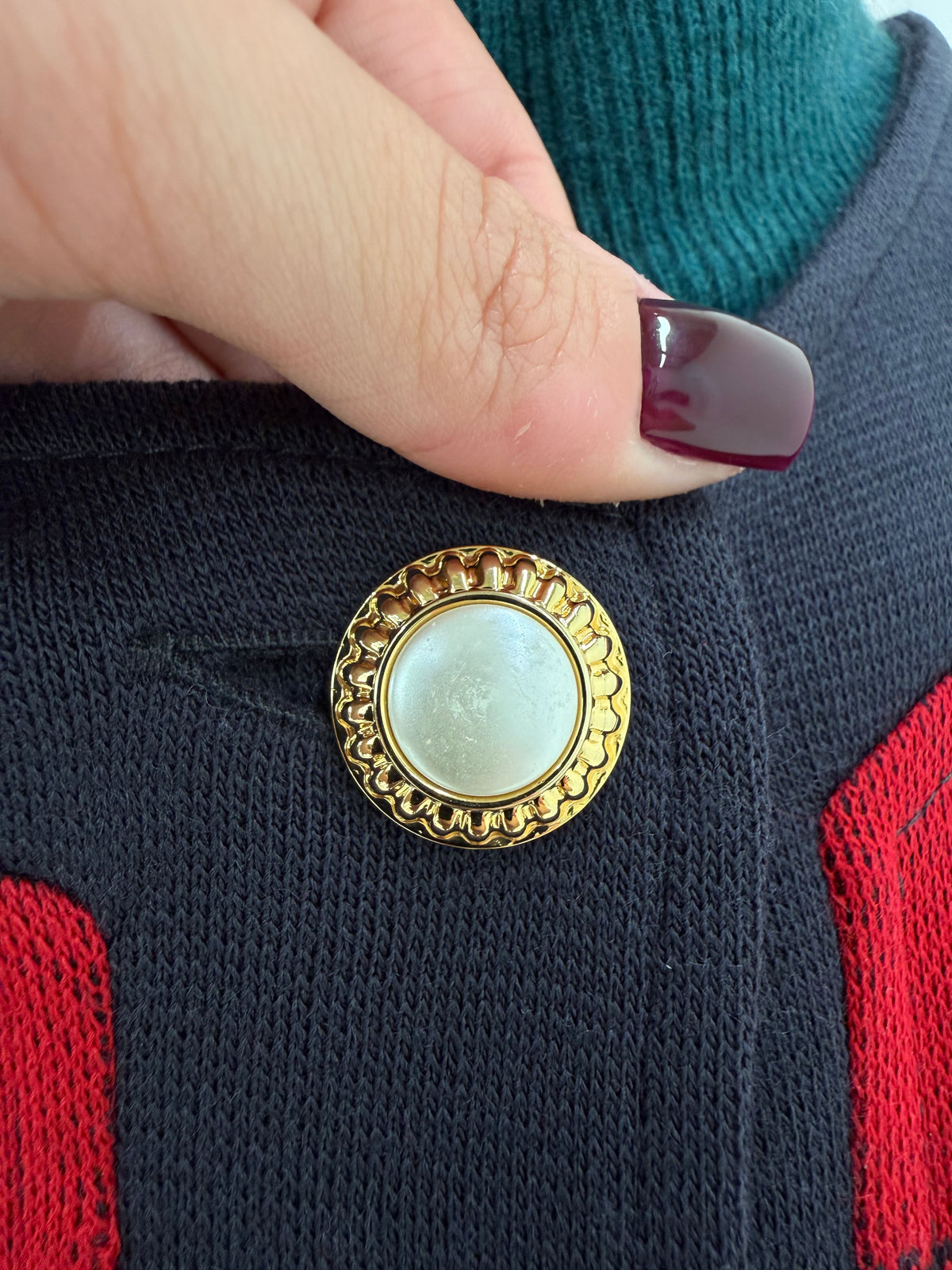 Cardigan în stil Chanel vintage italian din mix de lana extrafina cu nasturi bijuterie