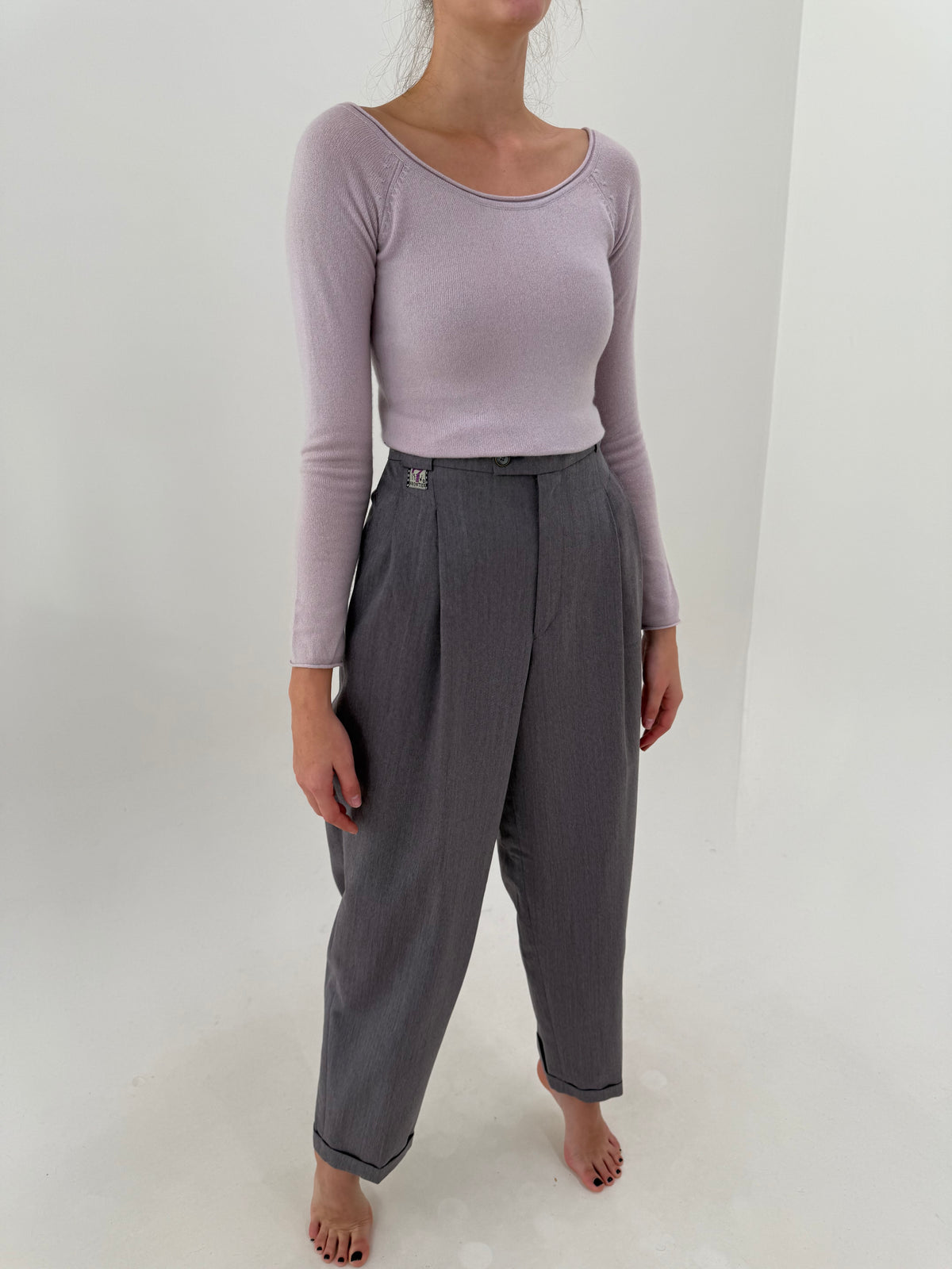 Pantaloni tall cu pense adânci lavender gray și talie extrem de înaltă din lana extrafina baloon