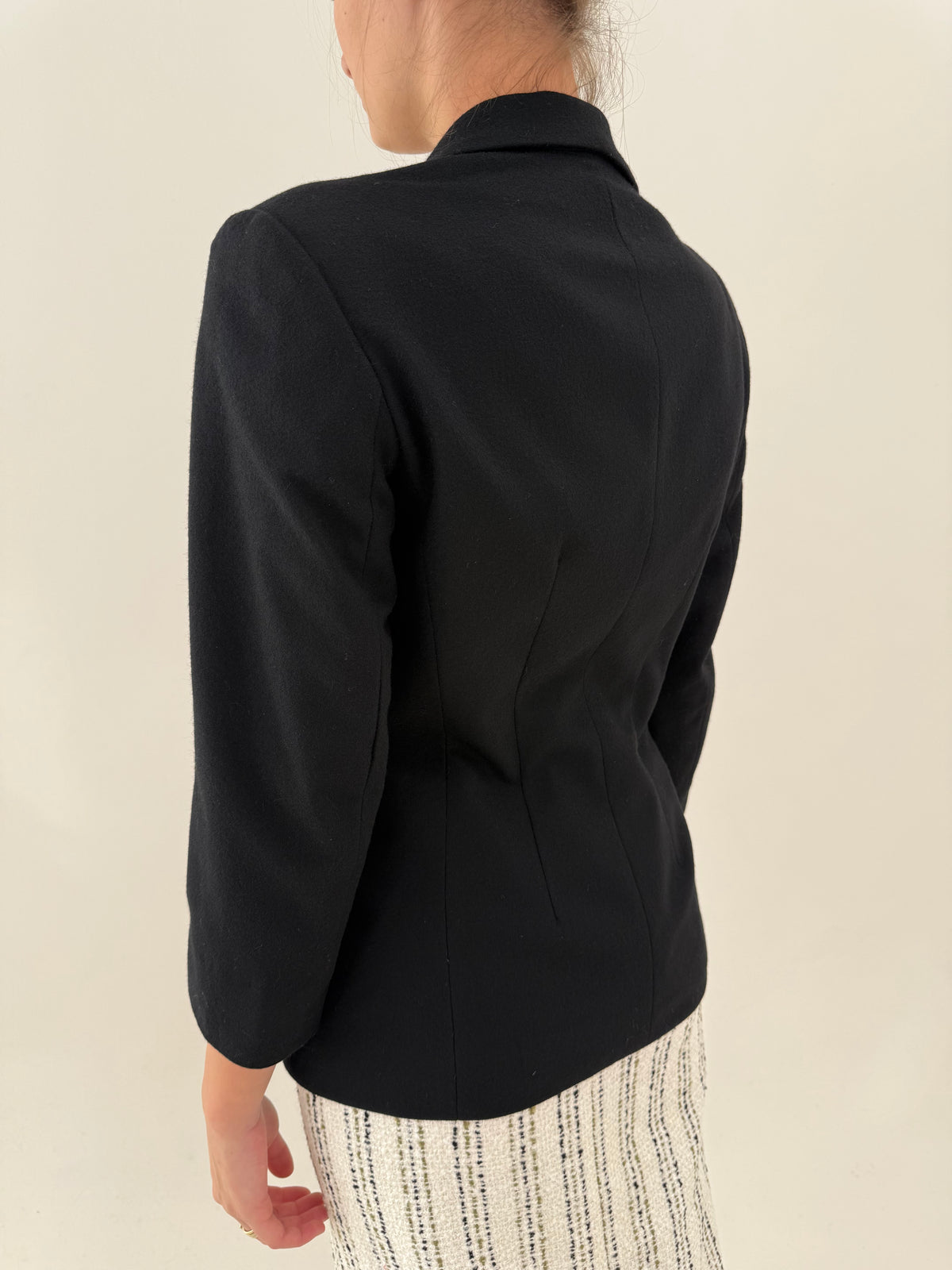 Sacou negru vintage italian cambrat petite cu revere late și nasturi bijuterie