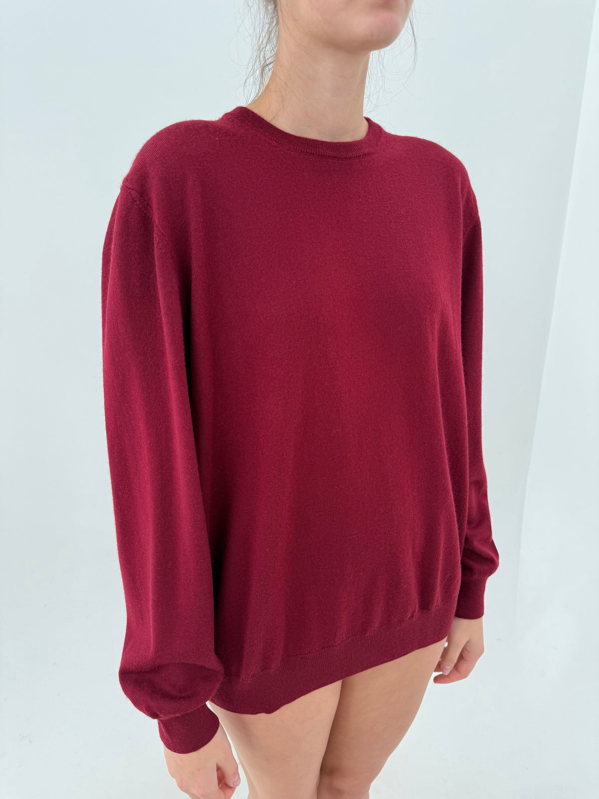 Pulover burgundy crew neck din mix de lana merino în croi lejer