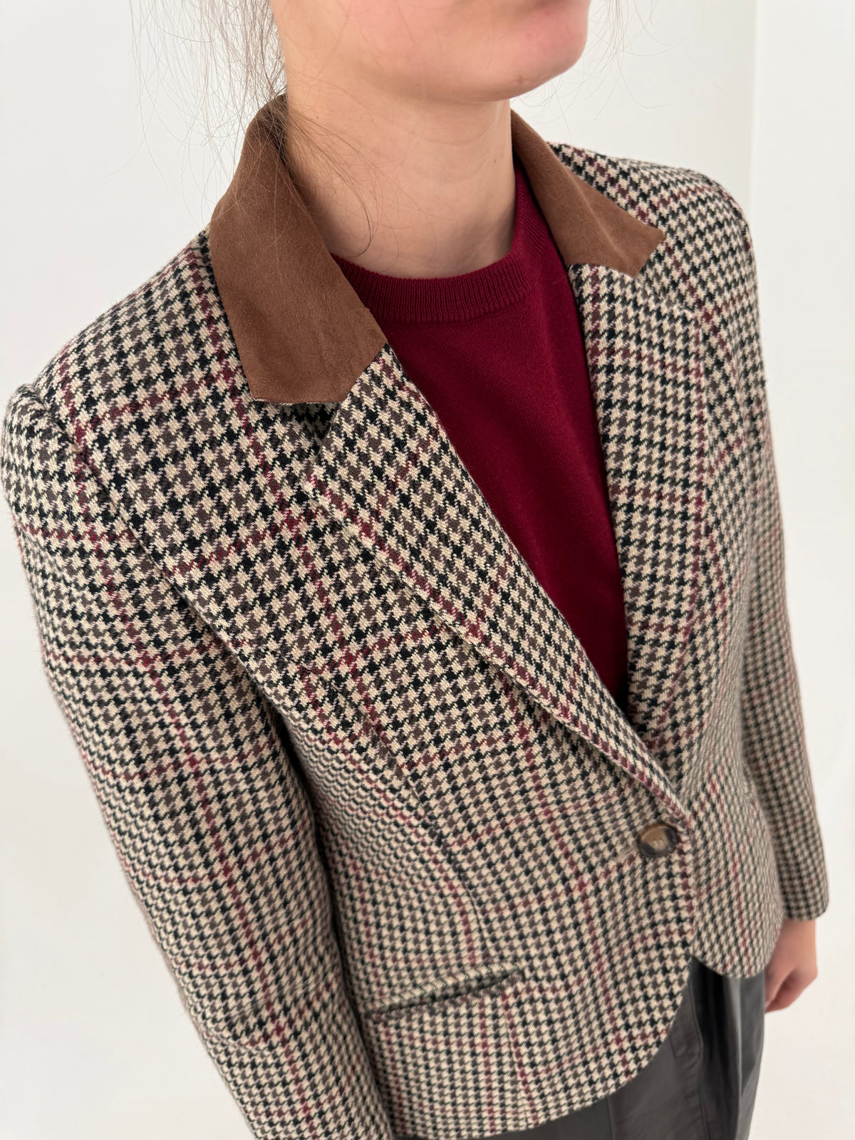 Sacou cambrat din tweed de lana ivoire pied de coq cu burgundy și Navy