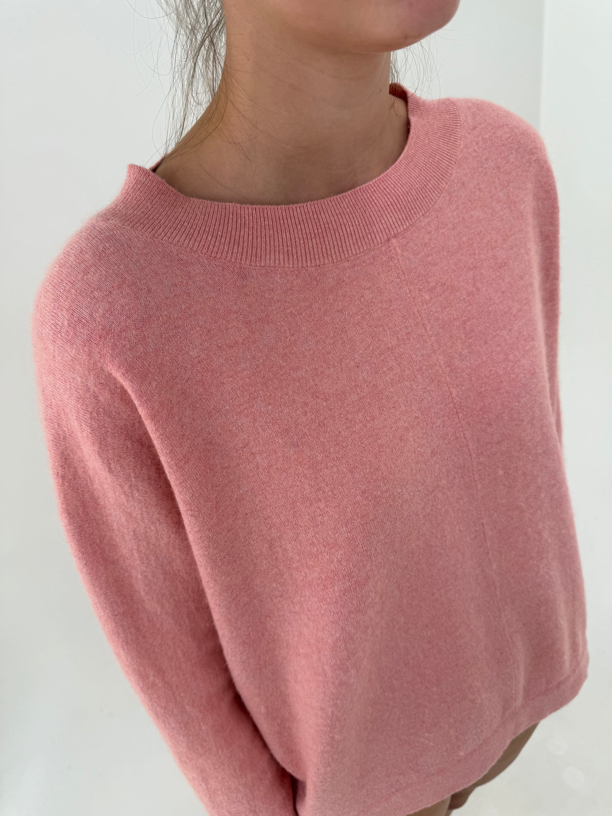 Pulover light pink in croi lejer din lana extrafina