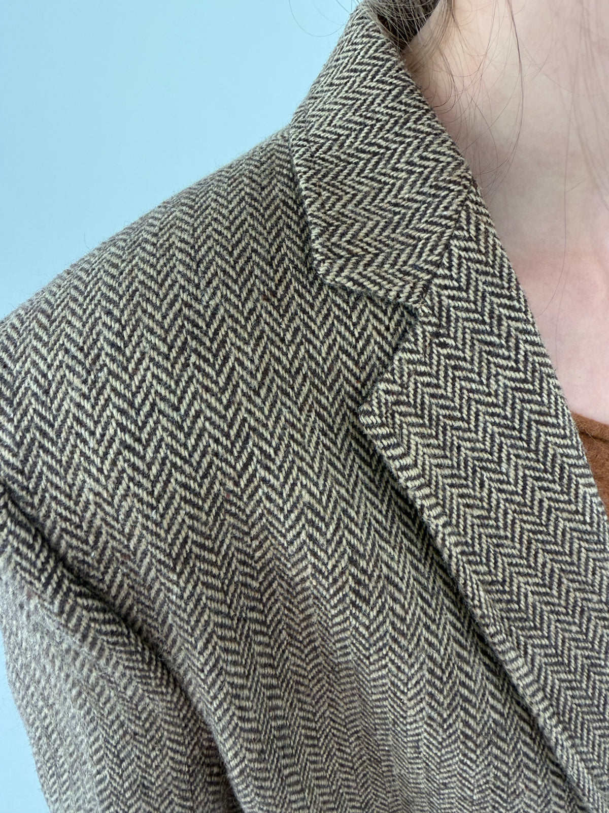Sacou camel din tweed gros de lana extrafina cu închidere dublă
