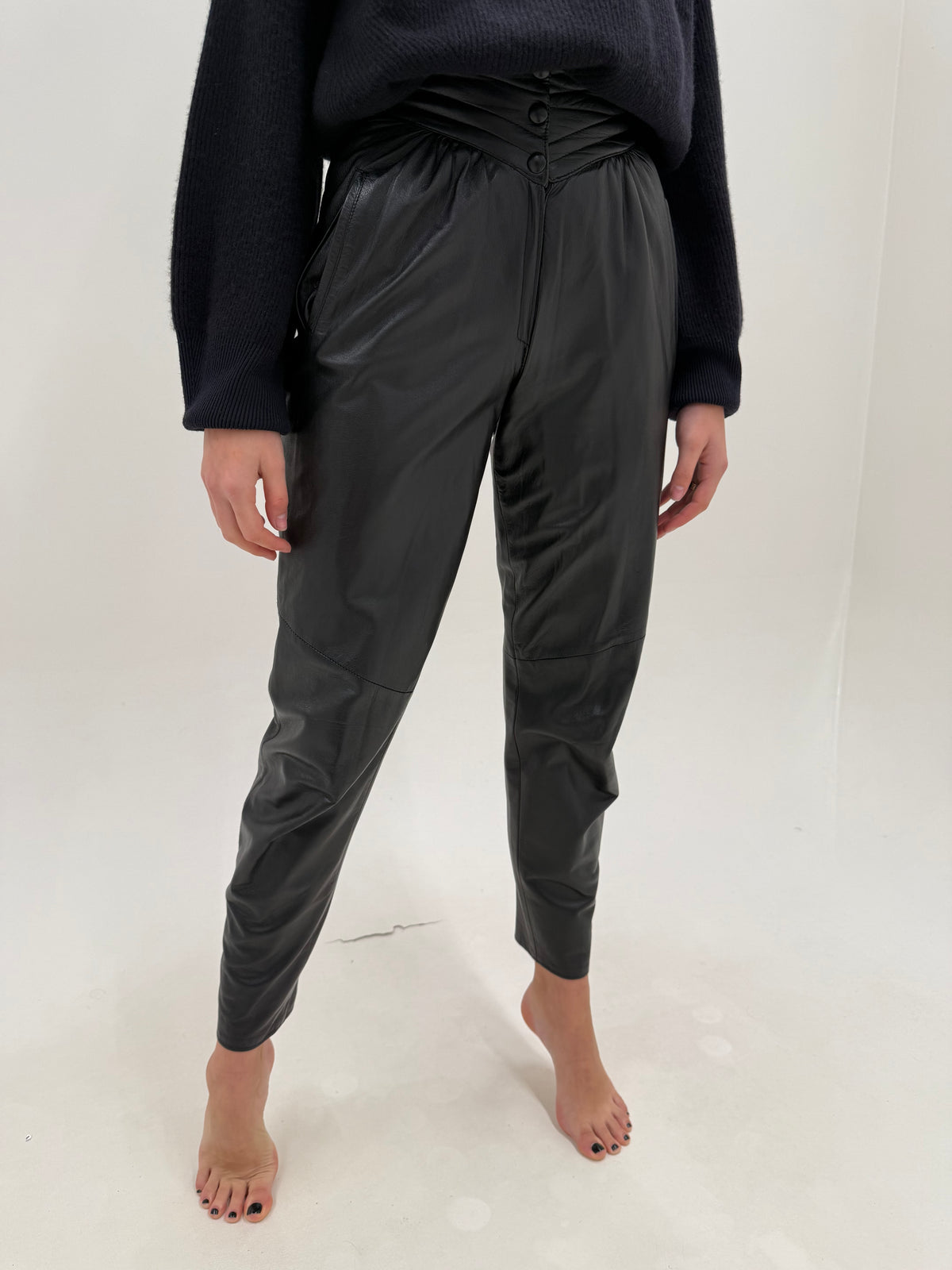 Pantaloni din piele naturală extra moale cu talie extrem de înaltă ultra marcată