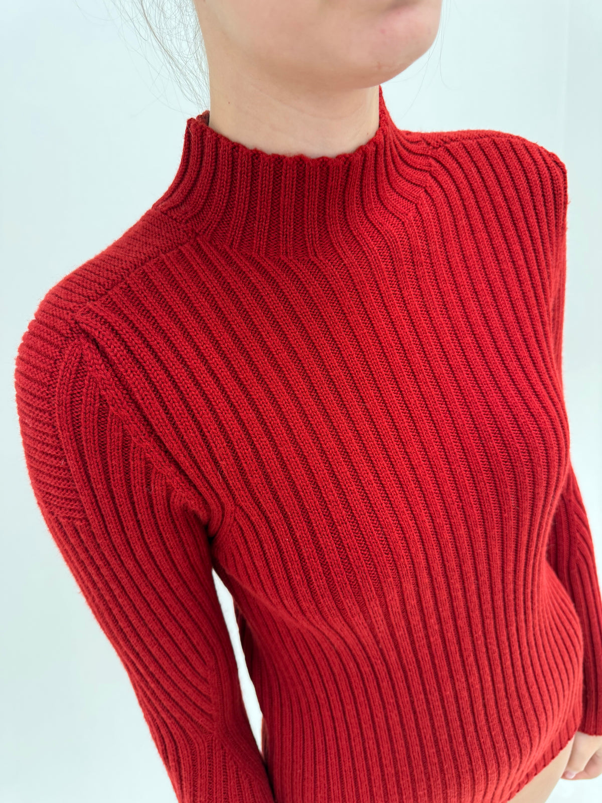 Maleta cherry red din 60% lana plină ribbed tall