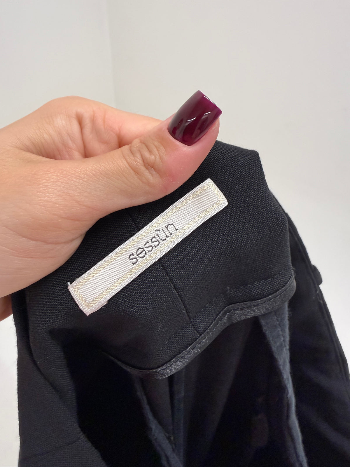 Pantaloni de brand super premium Sessun din lana extrafina cu pense și talie extrem de înaltă
