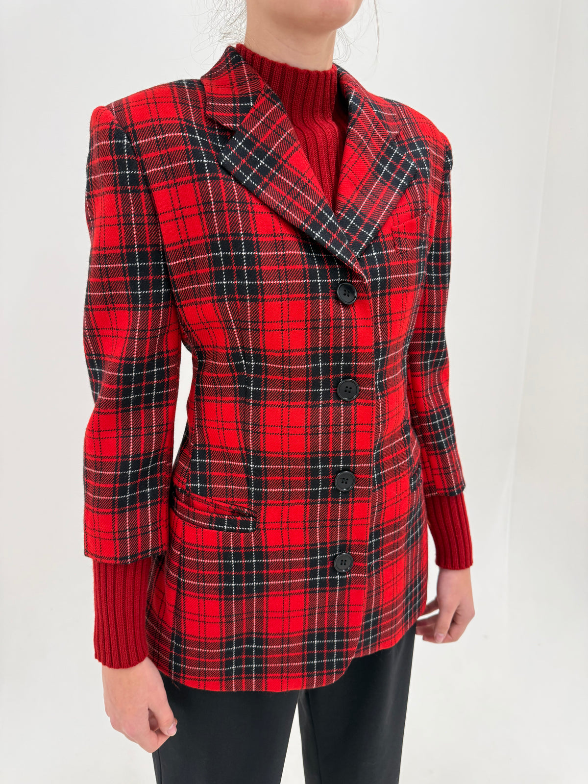 Sacou petite din tartan gros de lana în culori clasice în croi cambrat și lung