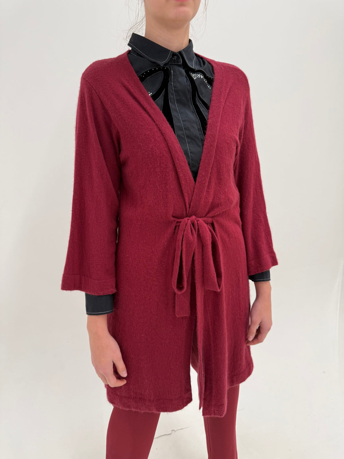 Cardigan lung burgundy din lana extrafina și Angora cu talie reglabilă și cordon