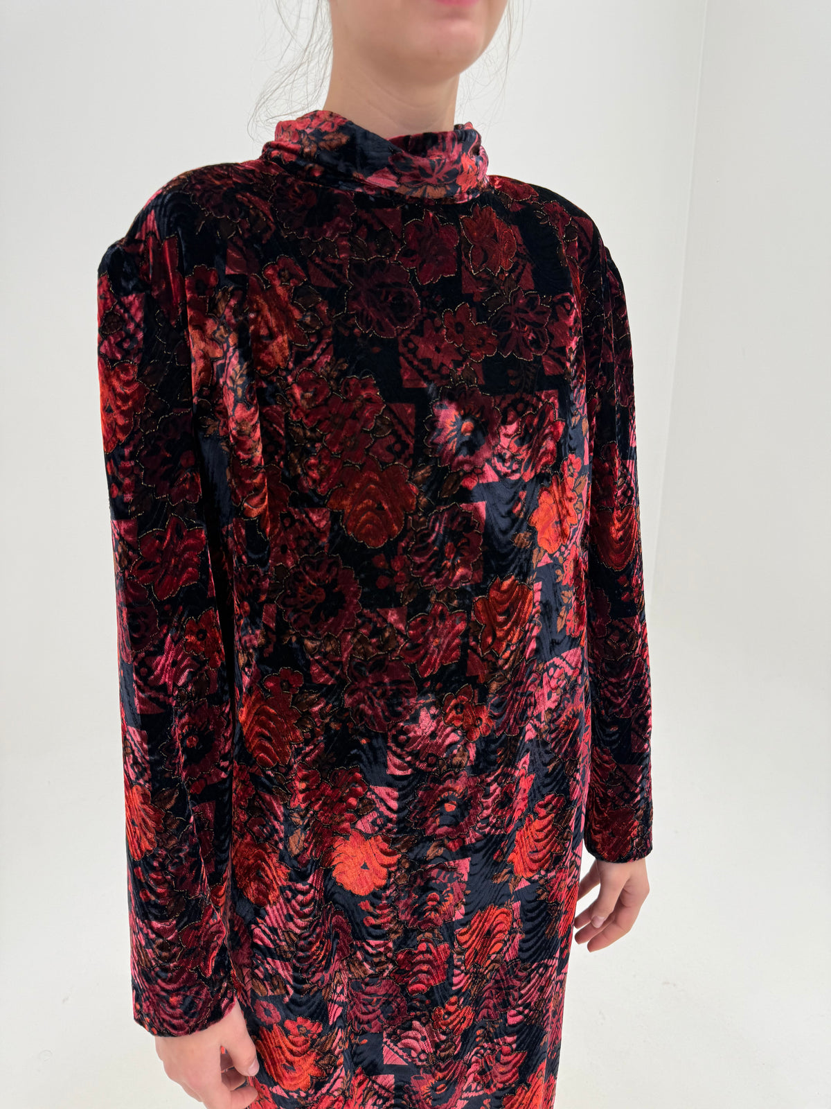 Rochie vintage superbă din catifea prețioasă embosata cu inserții fine aurii