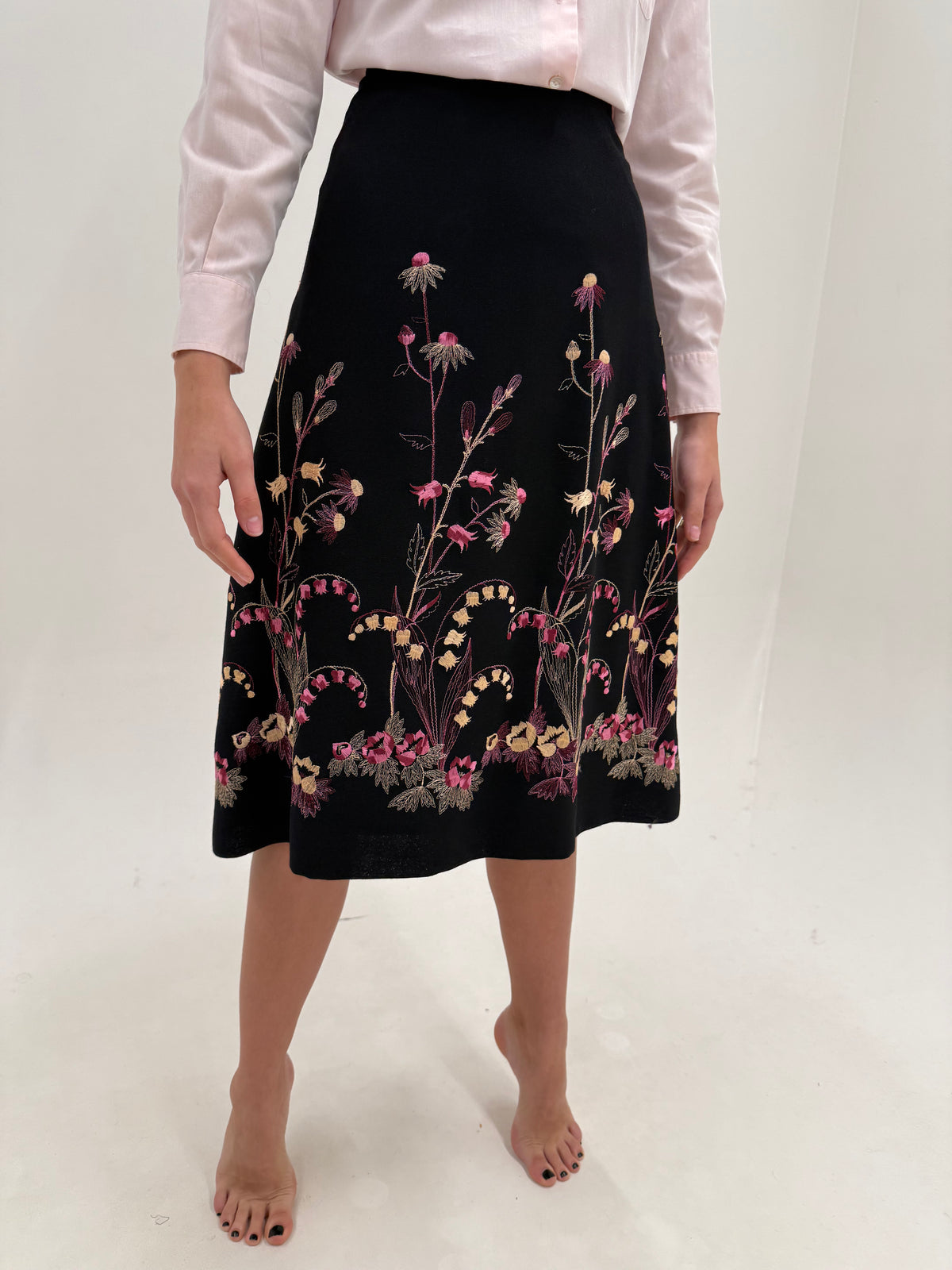 Fustă vintage din crep de lana extrafina cu broderie excepțională delicată