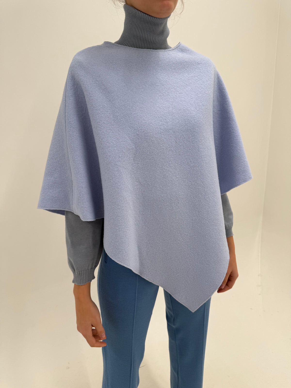 Capa baby blue din boiled wool