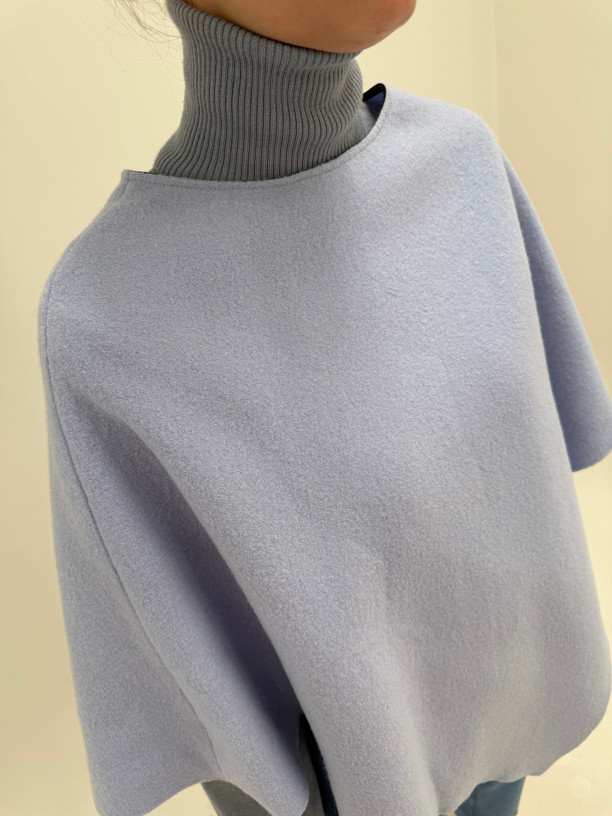 Capa baby blue din boiled wool