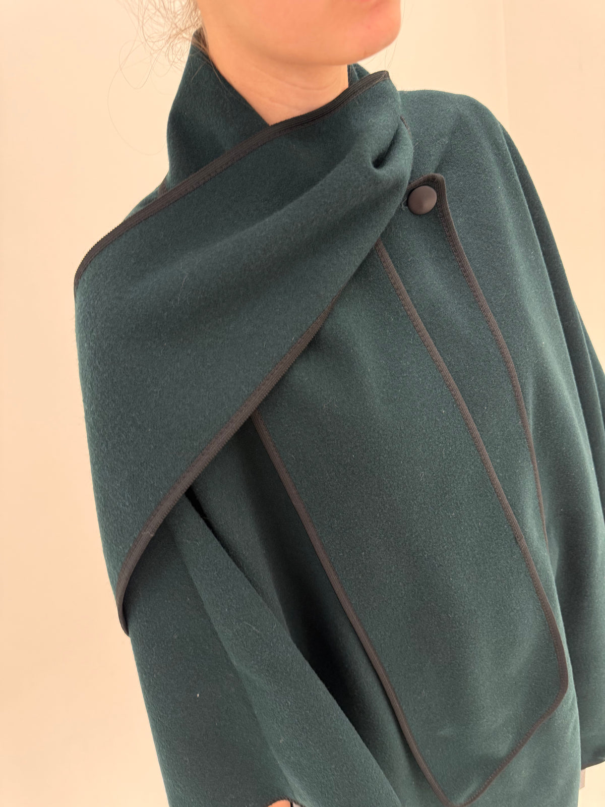 Capa ‘ Scarf Coat’ vintage dark pine green din lana extrafina