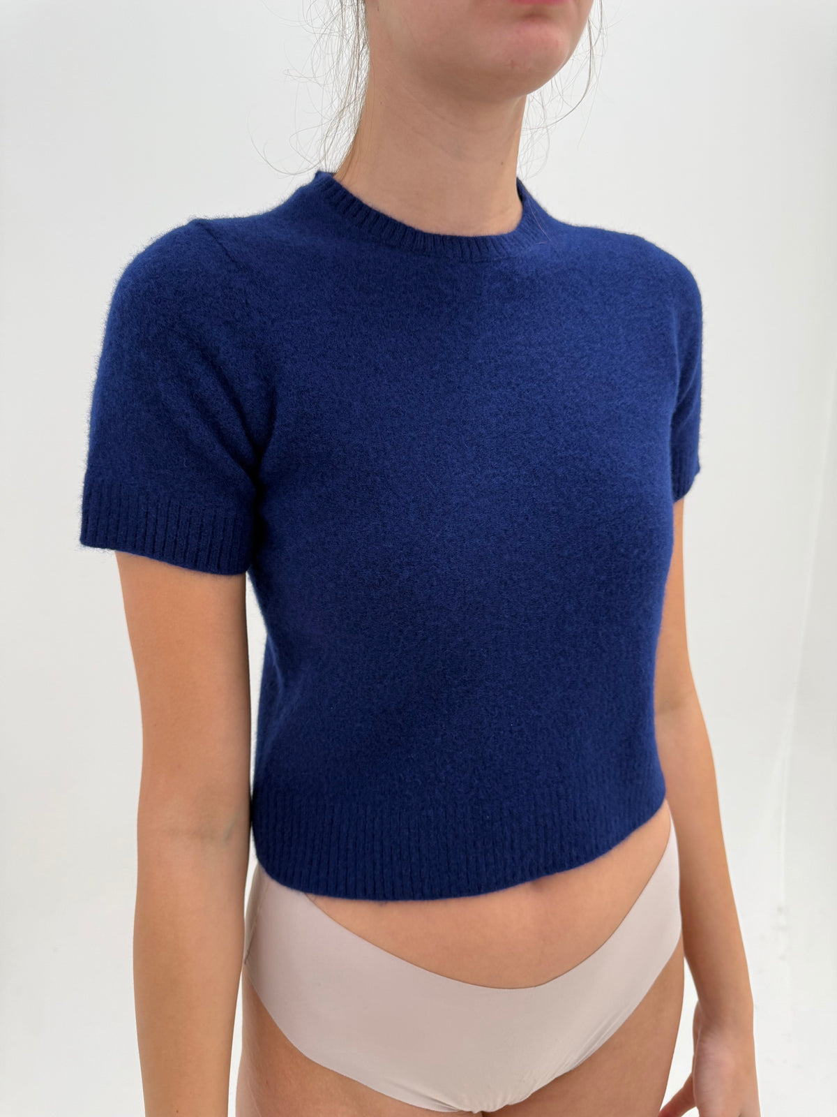 Top indigo blue din lana plină densa crew neck
