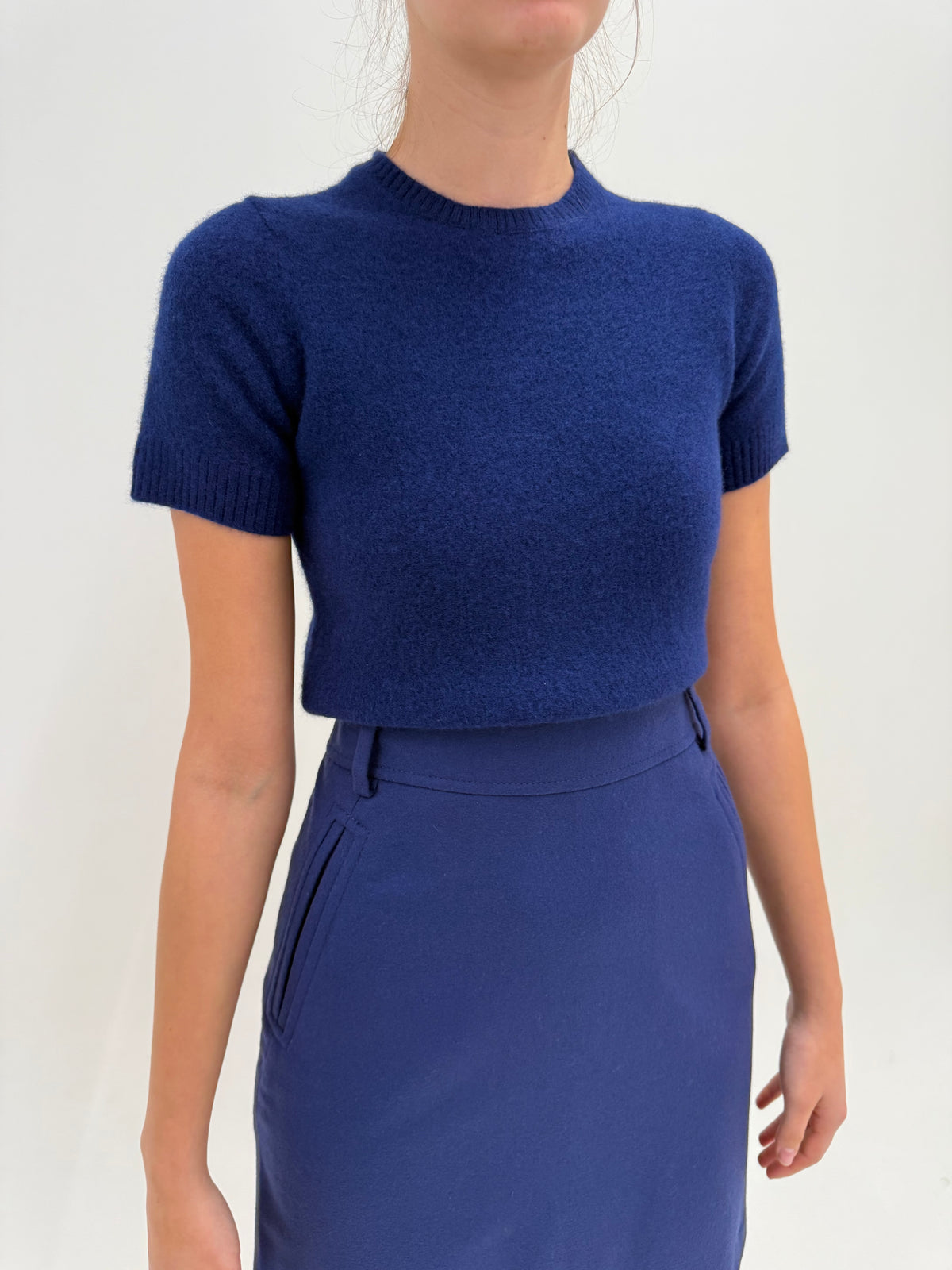 Top indigo blue din lana plină densa crew neck