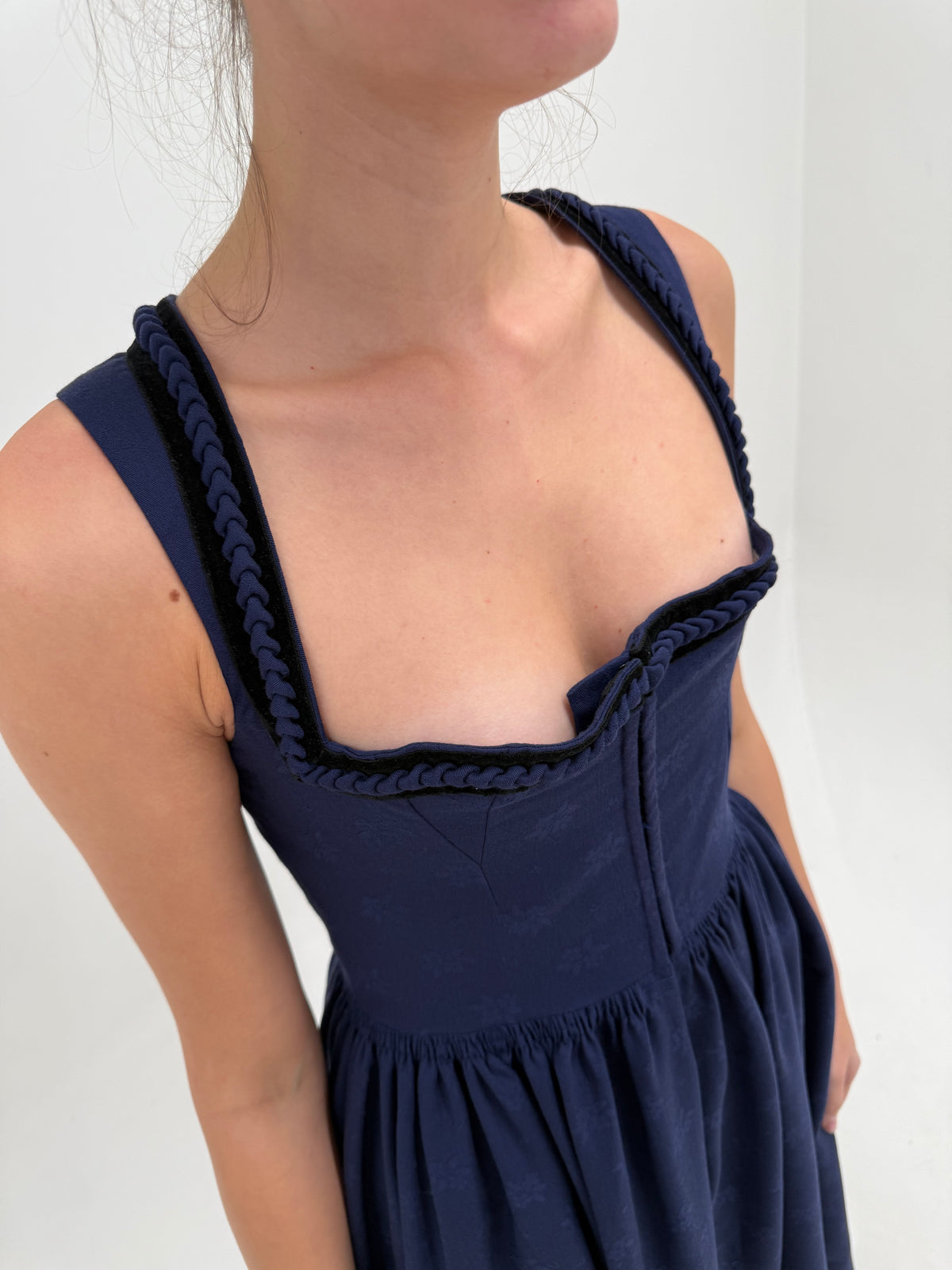 Rochie vintage din lana extrafina cu corsaj midnight blue în croi de ani 50
