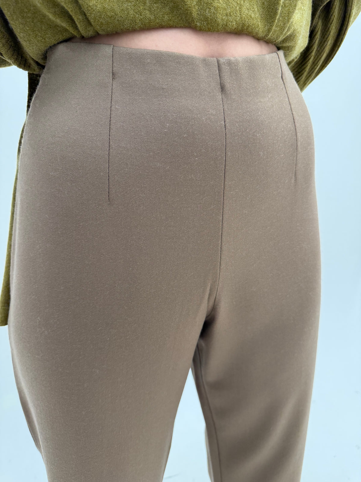 Pantaloni light taupe din lana extrafina cu lycra ultra confort și talie ultra înaltă