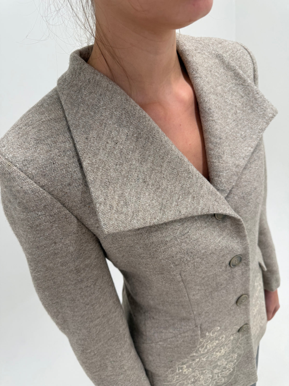 Sacou vintage italian ultra chic cu broderie din tweed nude superb în croi cambrat