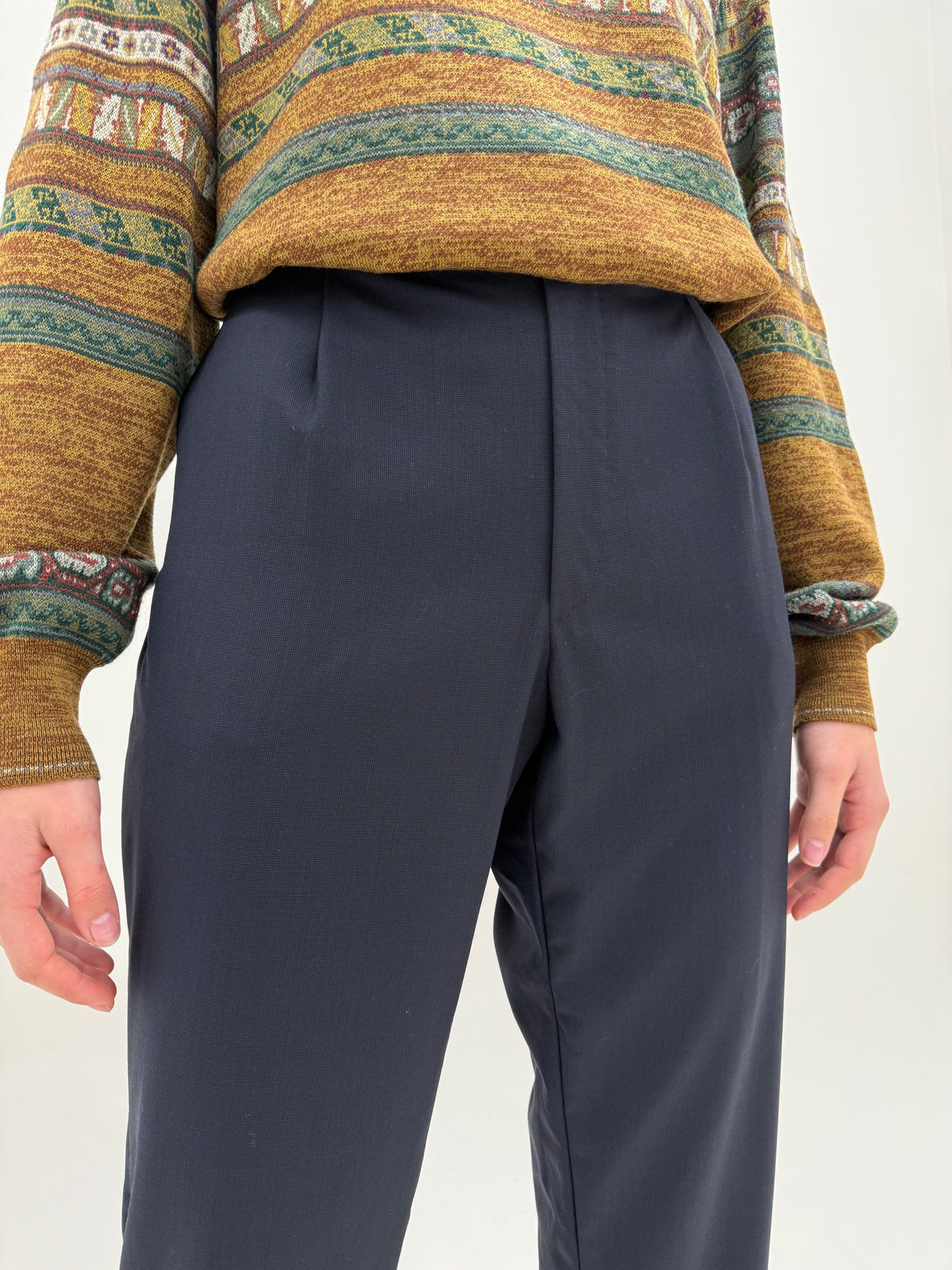 Pantaloni Burberry din lana extrafina super 120’s cu pense Navy blue