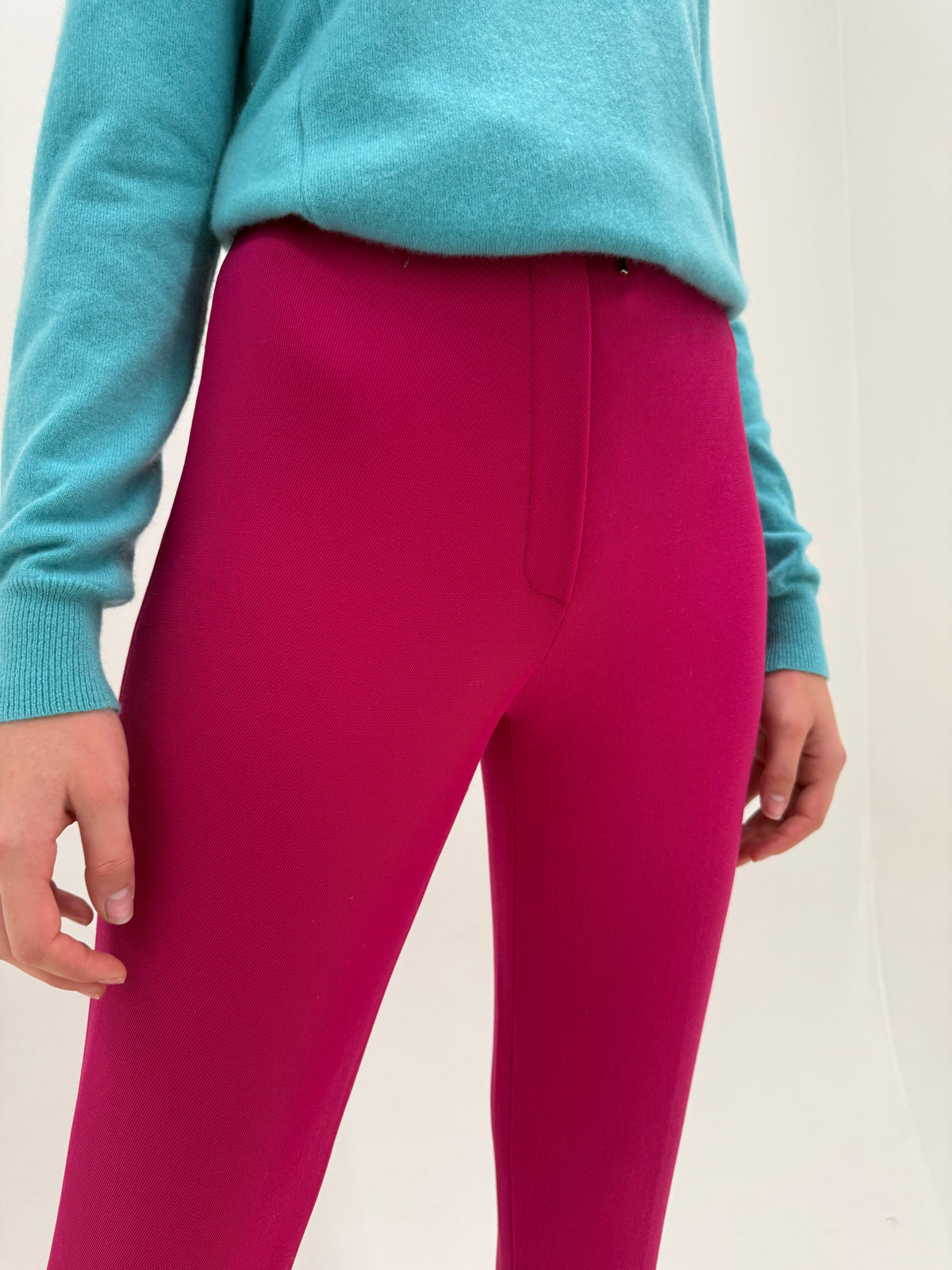 Pantaloni stirrup vintage din lana tehnică modelatoare magenta cu talie ultra înaltă