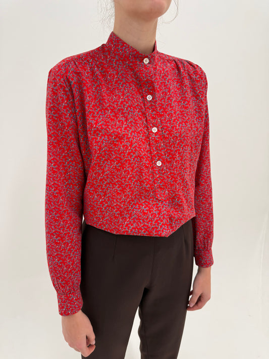 Cămașa cherry red cu print organic mărunt