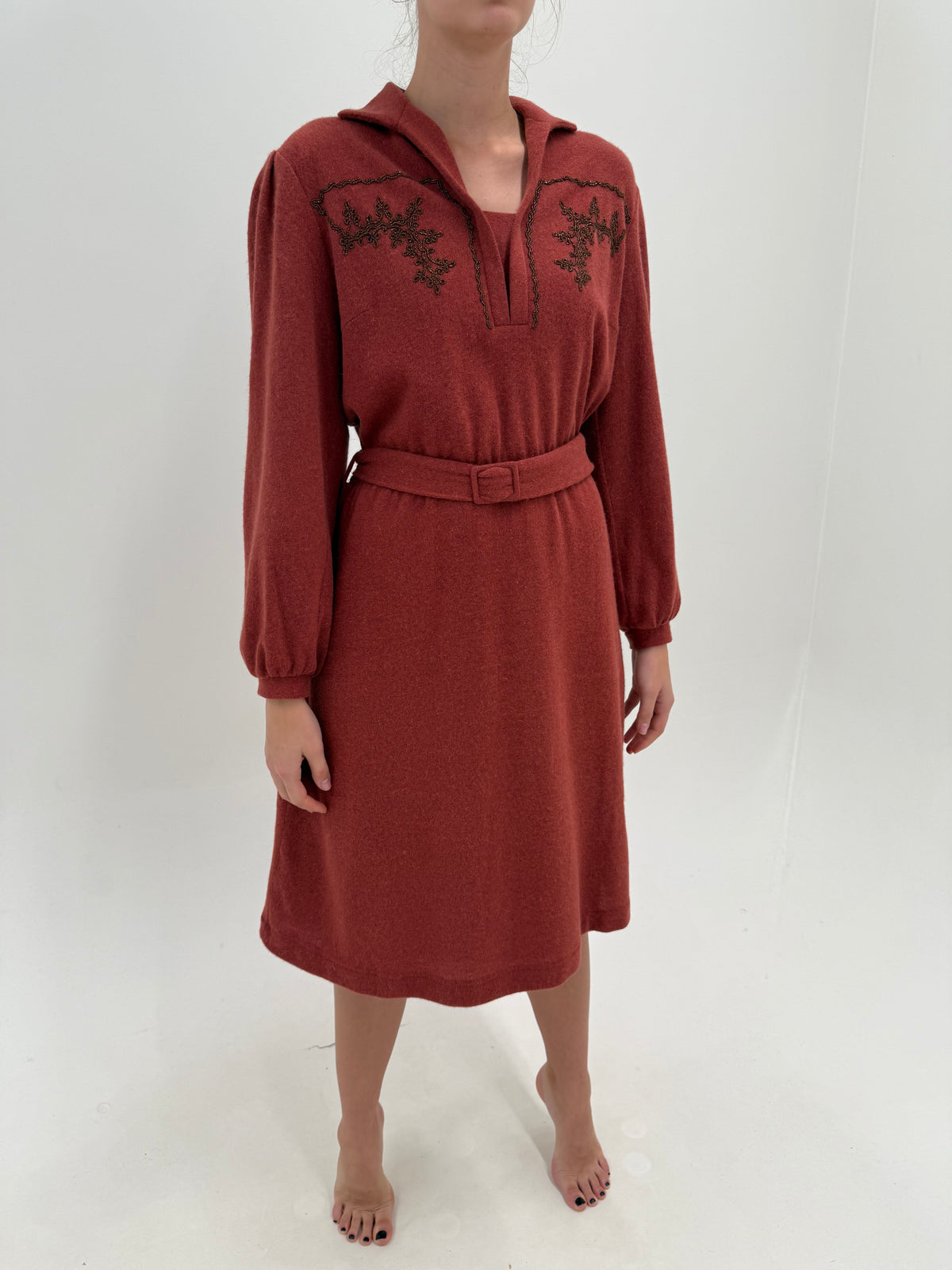 Rochie old vintage chestnut brown sfârșit de ani 70 din lana cu Angora plină și broderie delicată