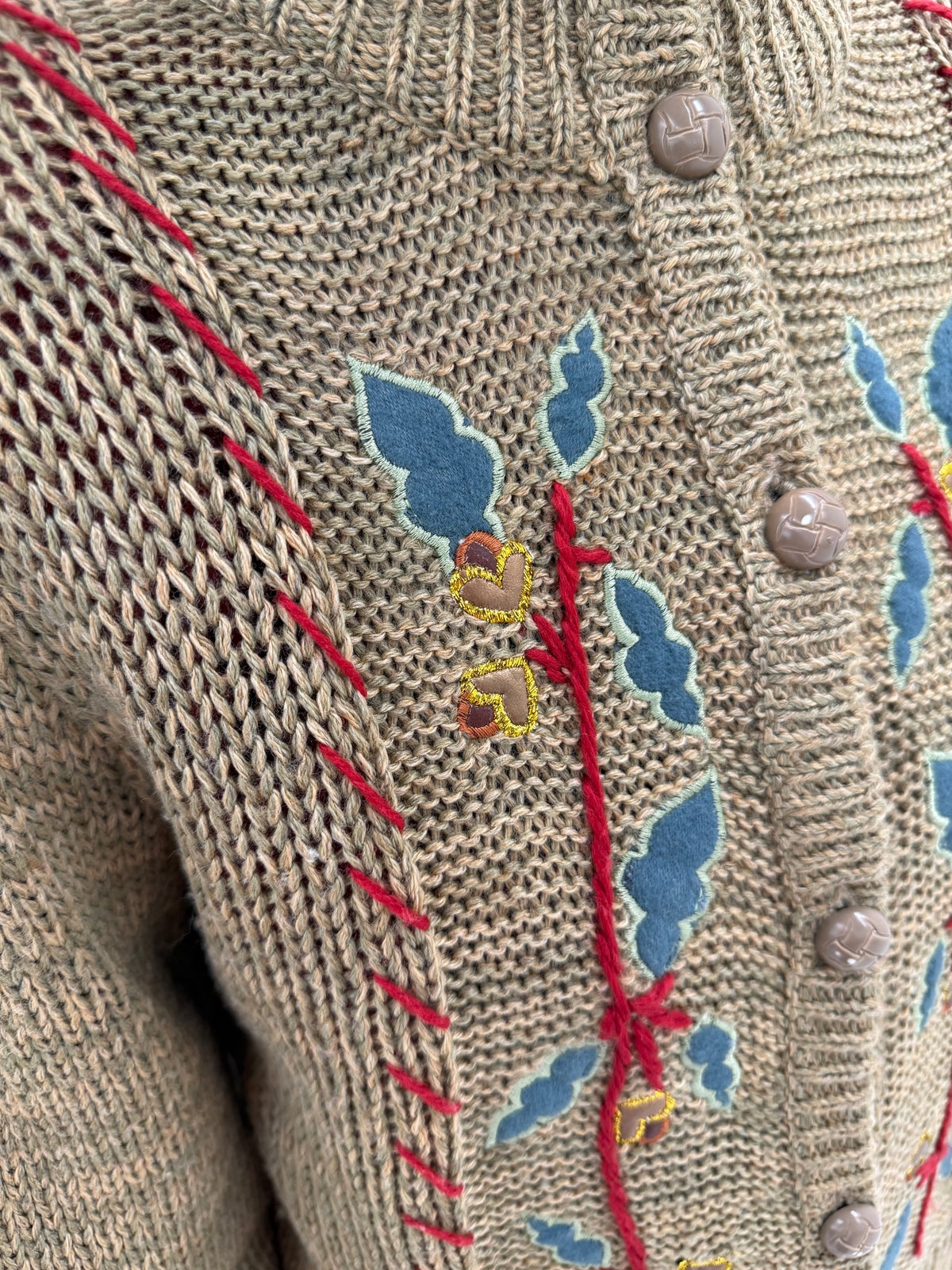 Cardigan / jachetă vintage bijuterie lucrată manual din lana groasă de gramaj mare