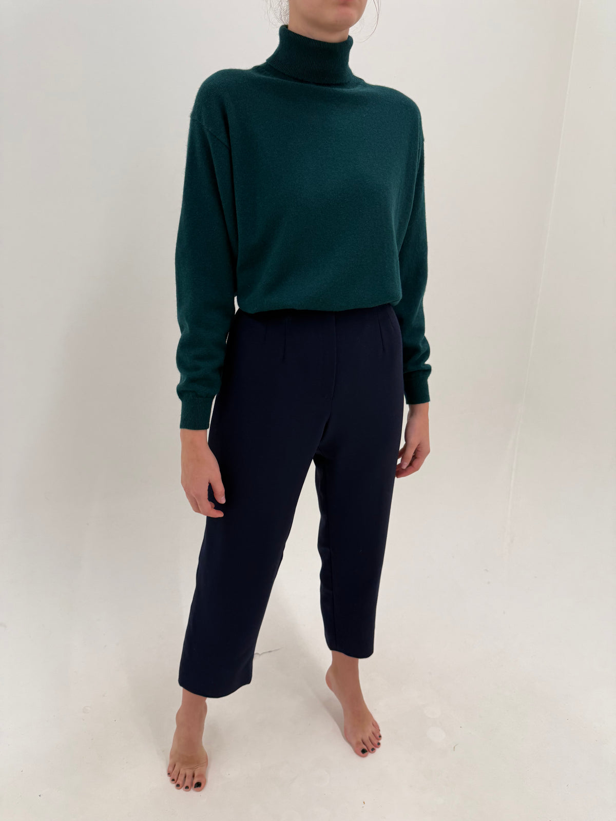 Pantaloni Navy din lana extrafina confort cu talie ultra înaltă și solduri generoase