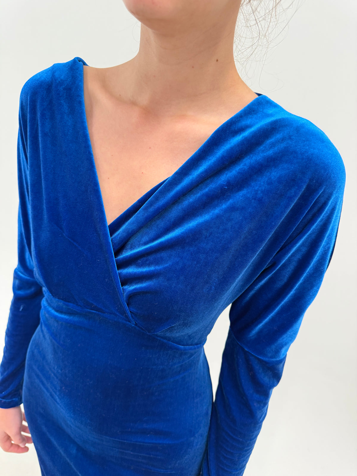 Rochie midi Sapphire Blue din catifea modelatita ultra confort