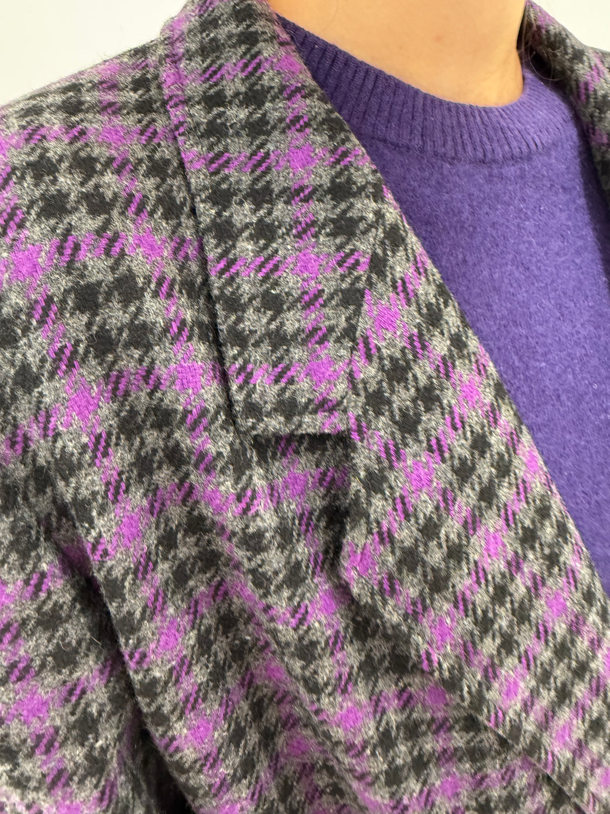 Sacou din tweed de lana în culori superbe și închidere dublă