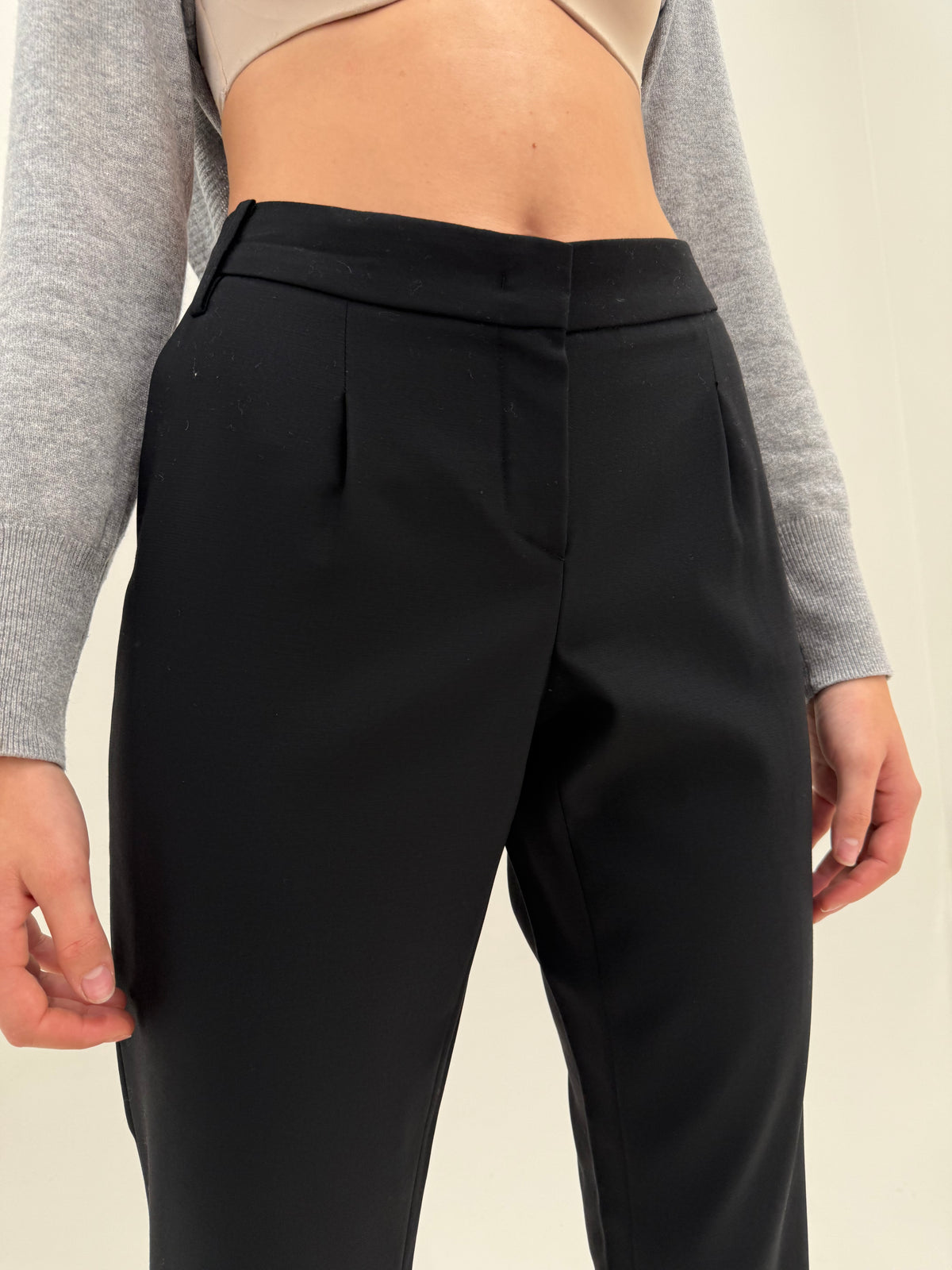 Pantaloni de brand super premium Windsor din lana extrafina confort negri petite