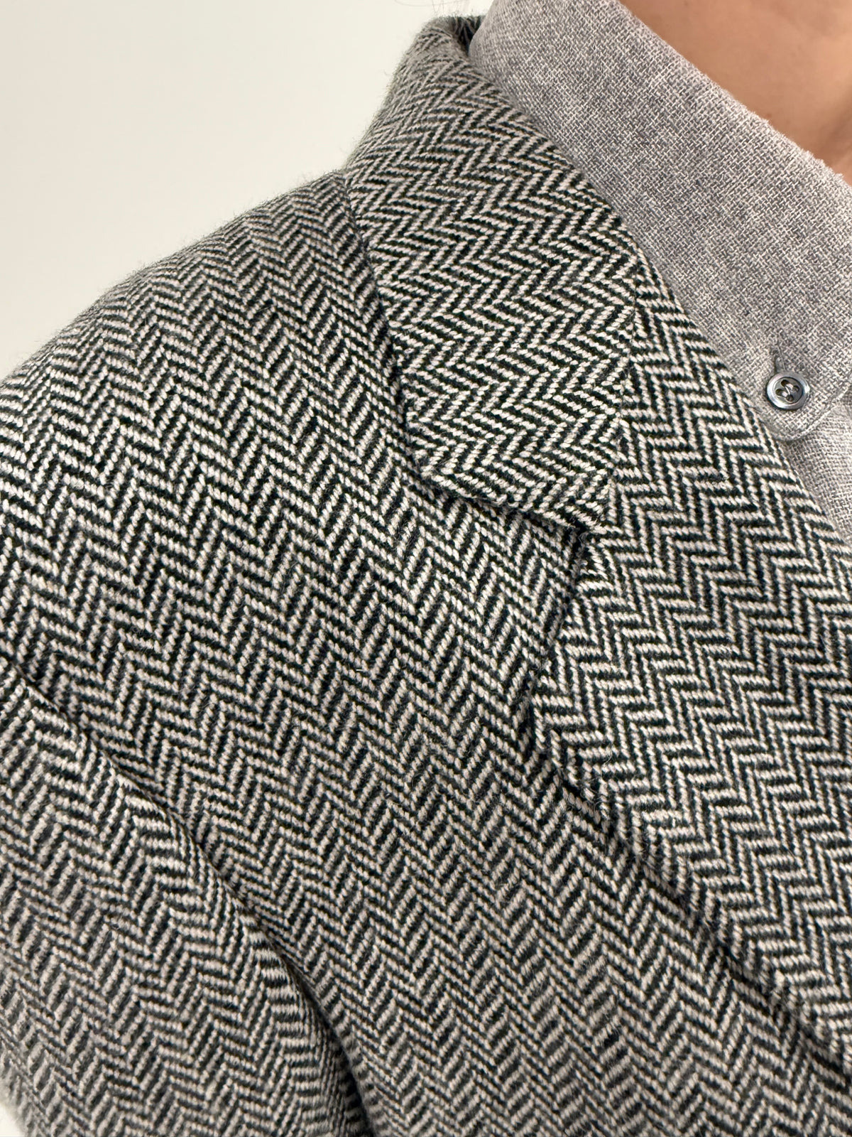 Sacou Dior vintage din tweed gros Chevron de cașmir alb negru și Căptușeală monogramată Dior