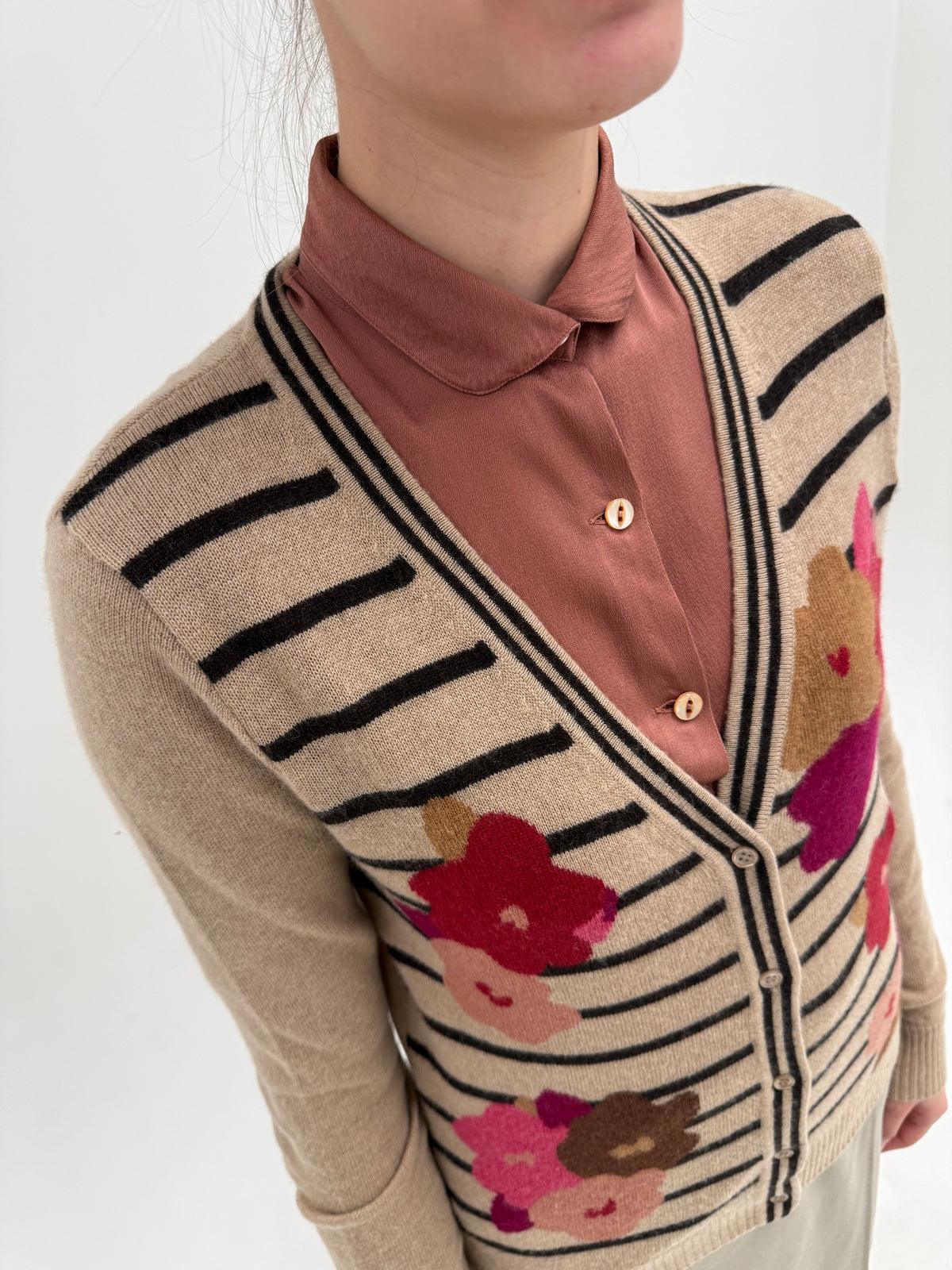 Cardigan Max Mara camel tall cu dungi și print floral din lana extrafina și cașmir